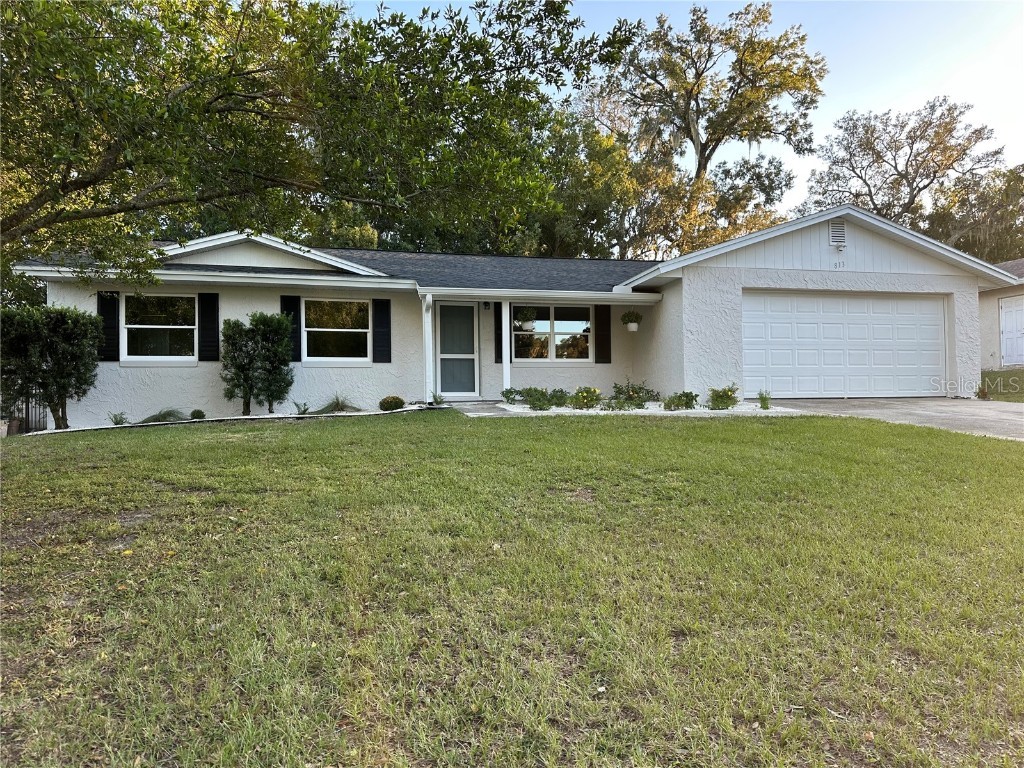 813 Forest Park Drive Deland FL 32720 V4938918 image1