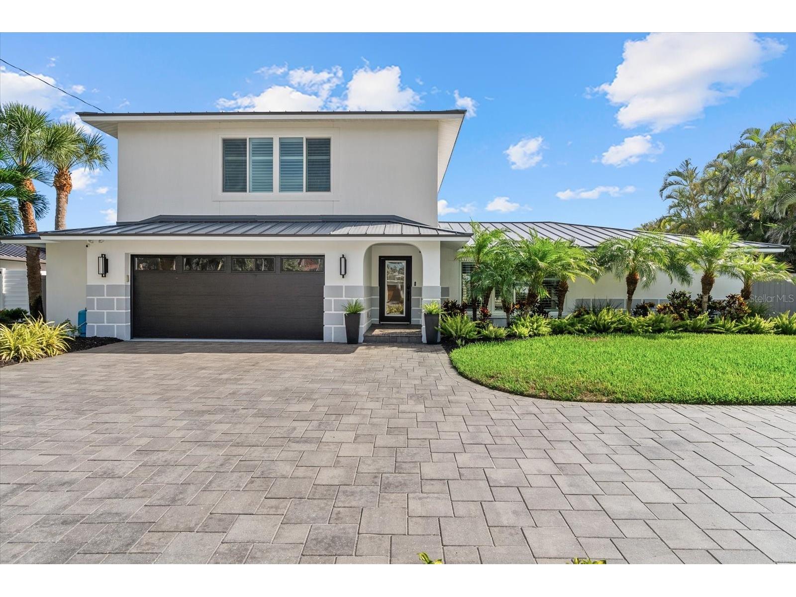 813 Idlewild Way Sarasota FL 34242 - GRAND CANAL A4694937 image1