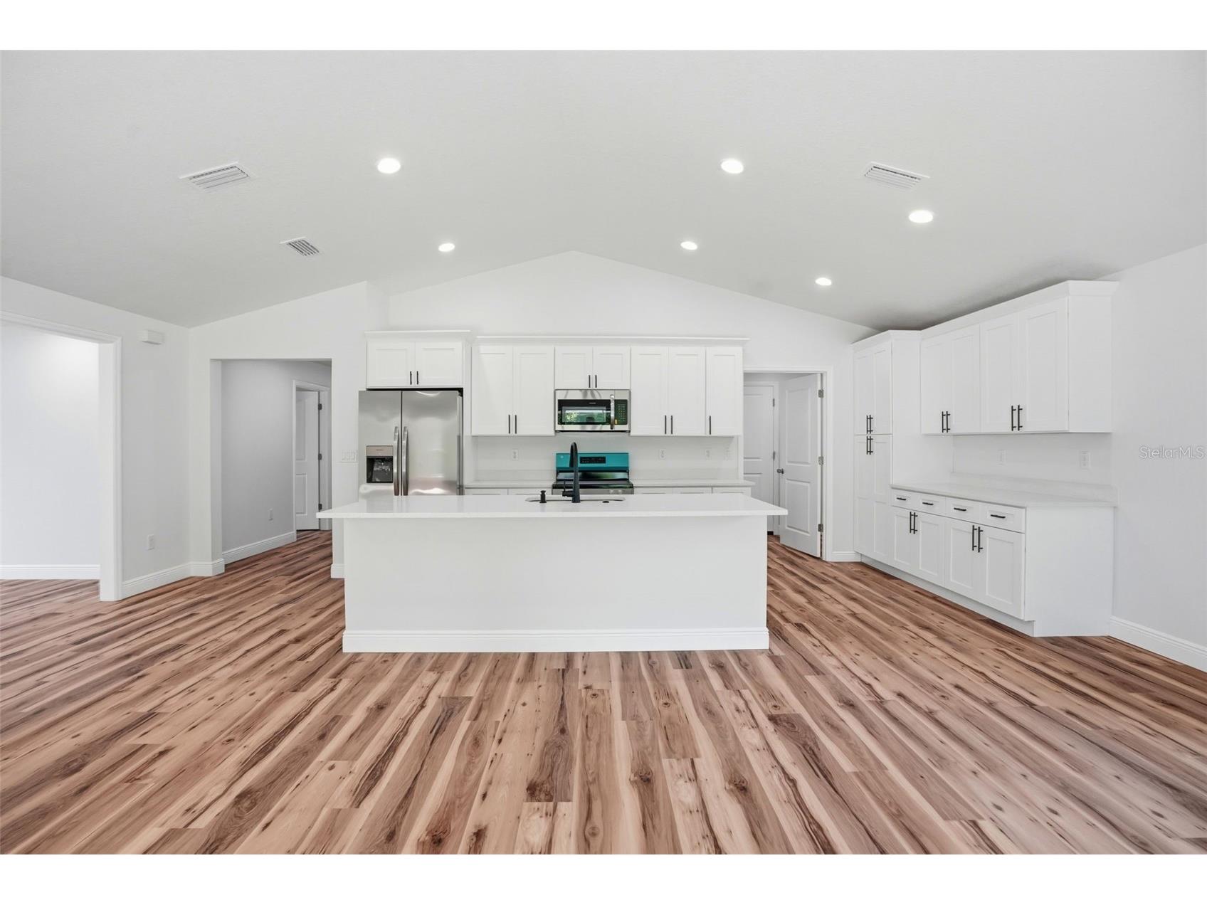 8130 Ridge Road Weeki Wachee FL 34613 W7884340 image25