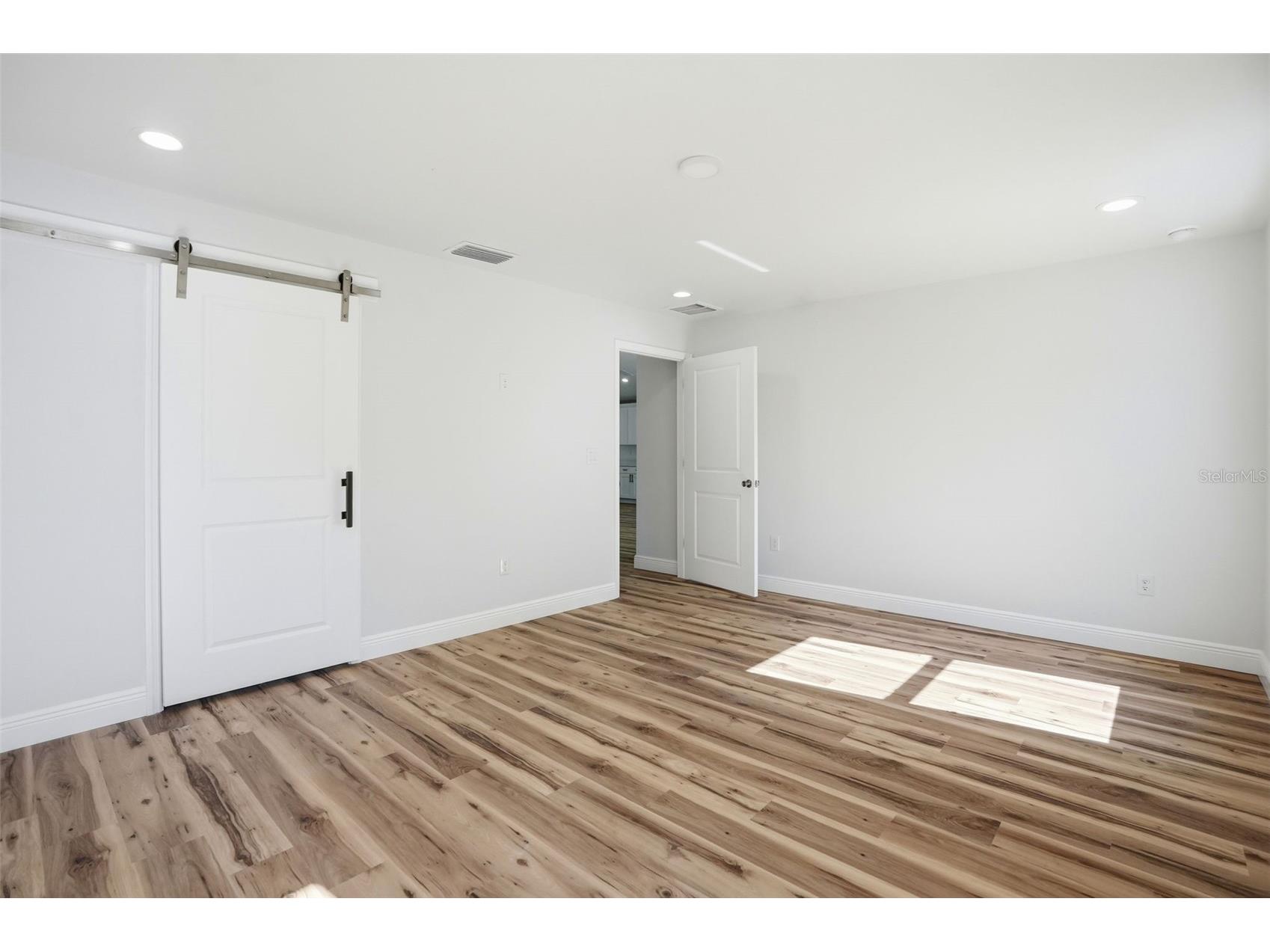 8130 Ridge Road Weeki Wachee FL 34613 W7884340 image31