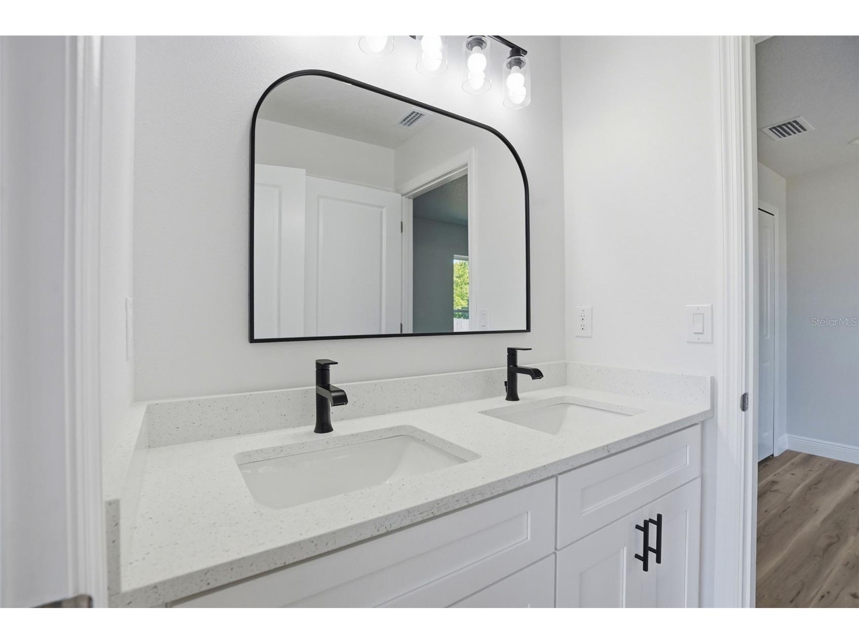 8130 Ridge Road Weeki Wachee FL 34613 W7884340 image39