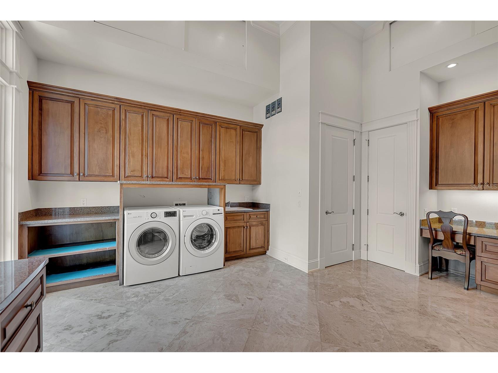 8132 Sanderling Road Sarasota FL 34242 - GULF OF MEXICO & HERON LAGOON A4694017 image59