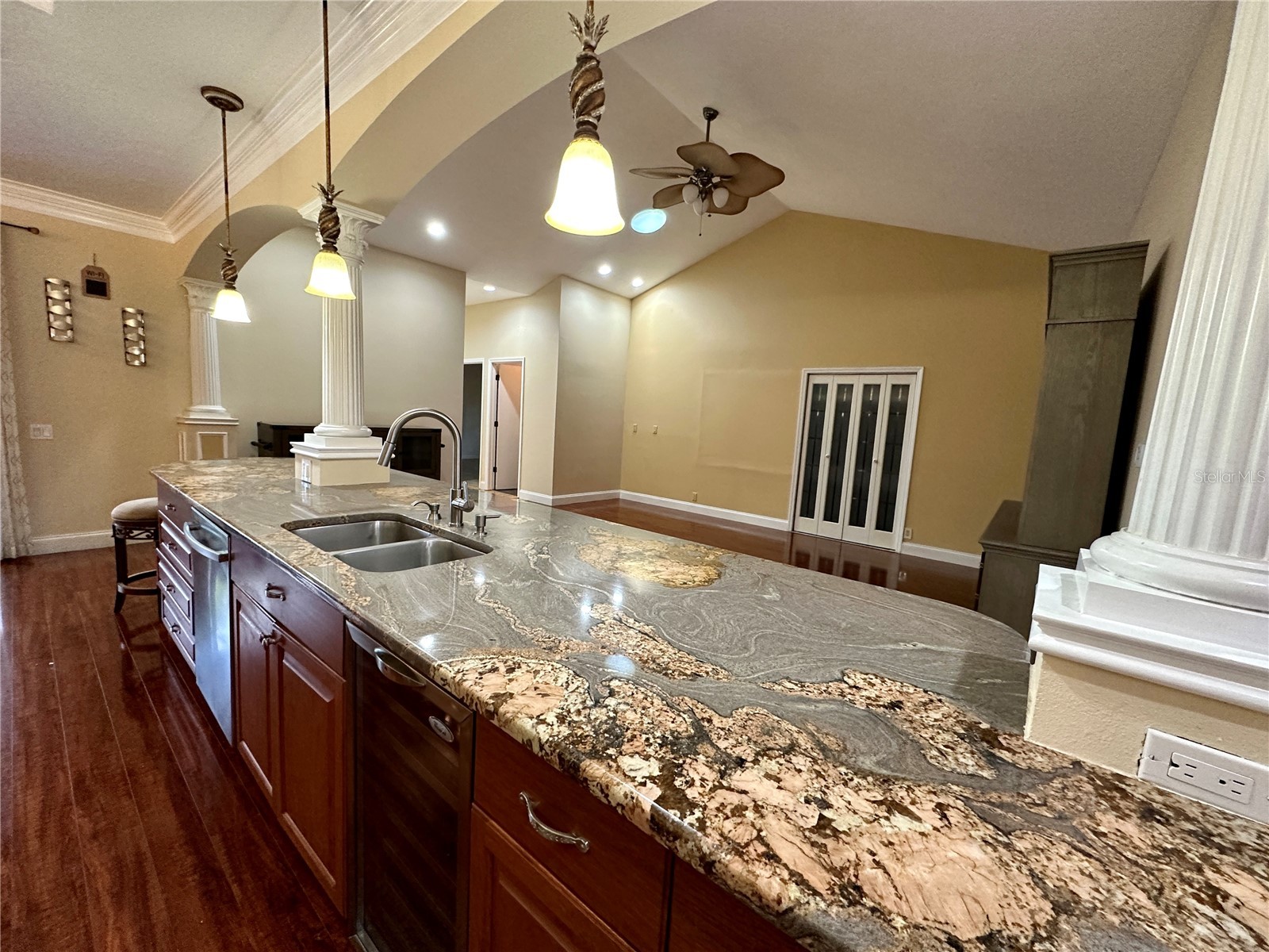 8133 Misty Oaks Boulevard Sarasota FL 34243 TB8478014 image2