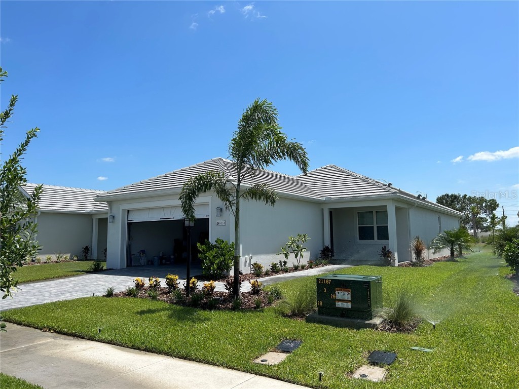 8133 Sternway Road Sarasota FL 34240 A4581010 image1
