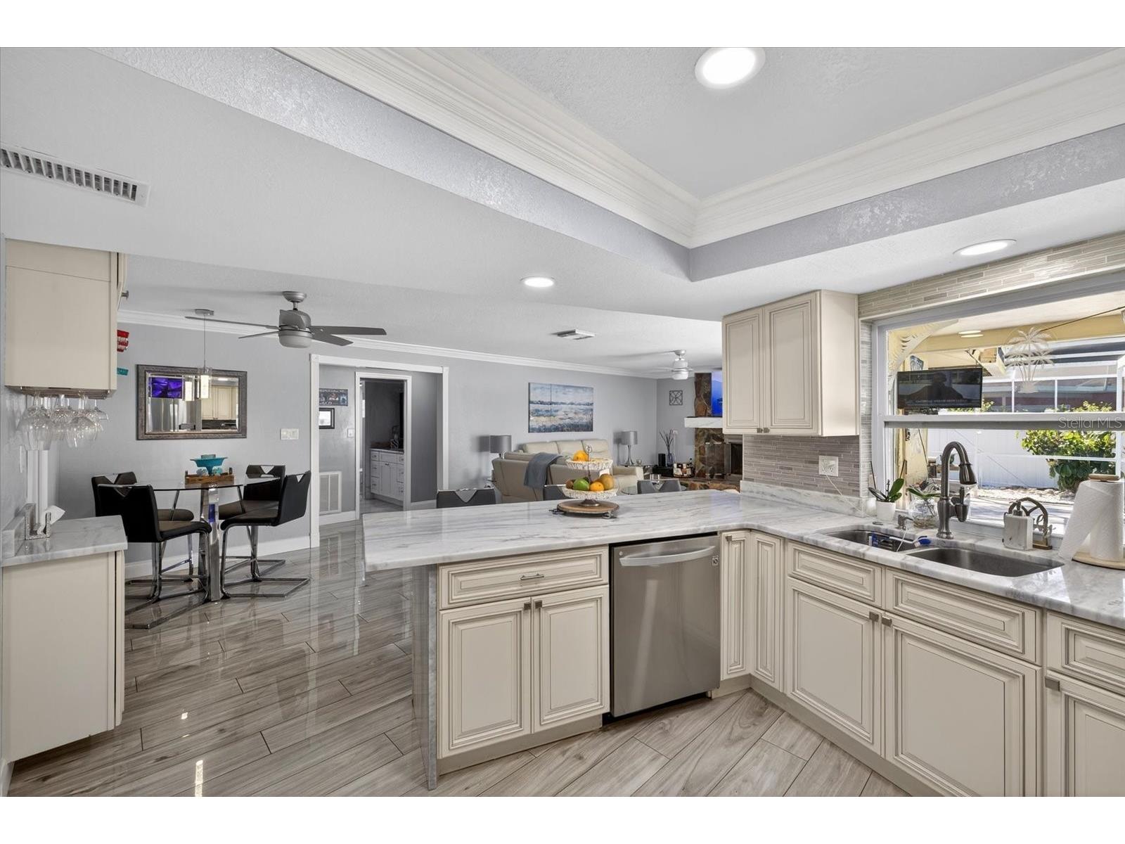 8134 Bayshore Drive Seminole FL 33776 W7883430 image10