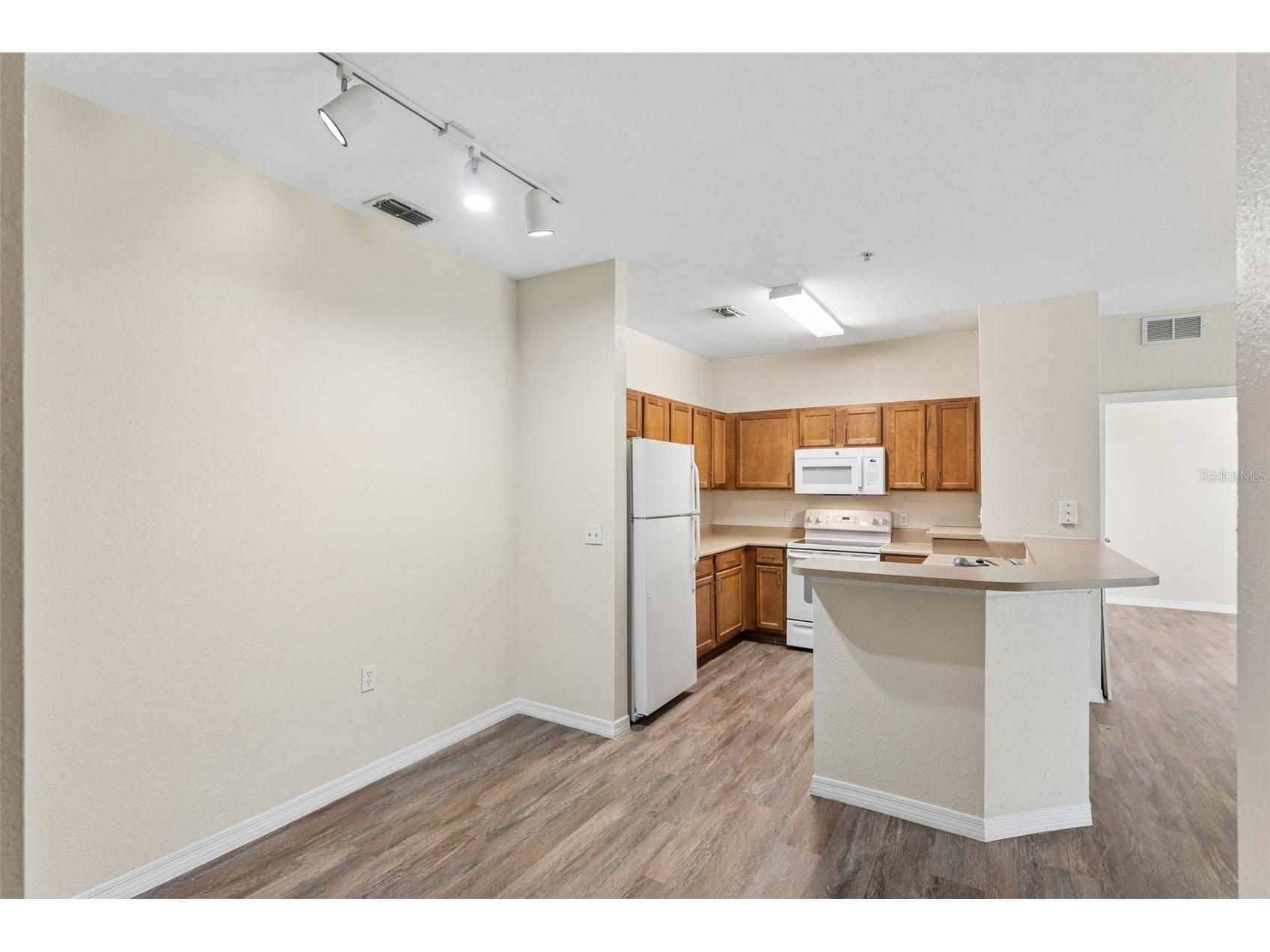 8136 Claire Ann Drive #207 Orlando FL 32825 O6412430 image4