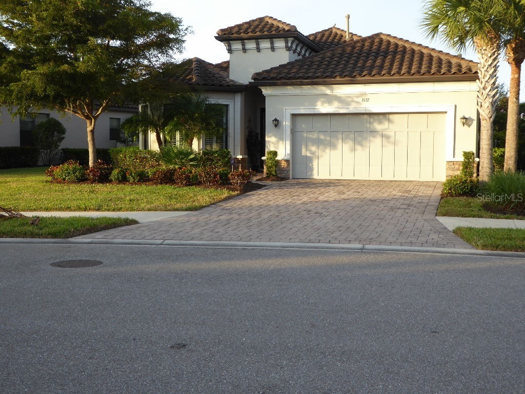 8137 Gabanna Drive Sarasota FL 34231 T3351721 image1