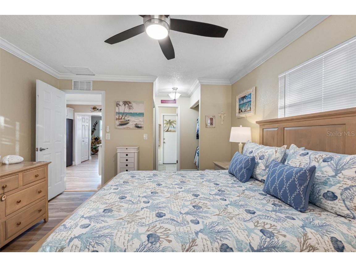 8139 129th Lane N Seminole FL 33776 TB8448997 image16