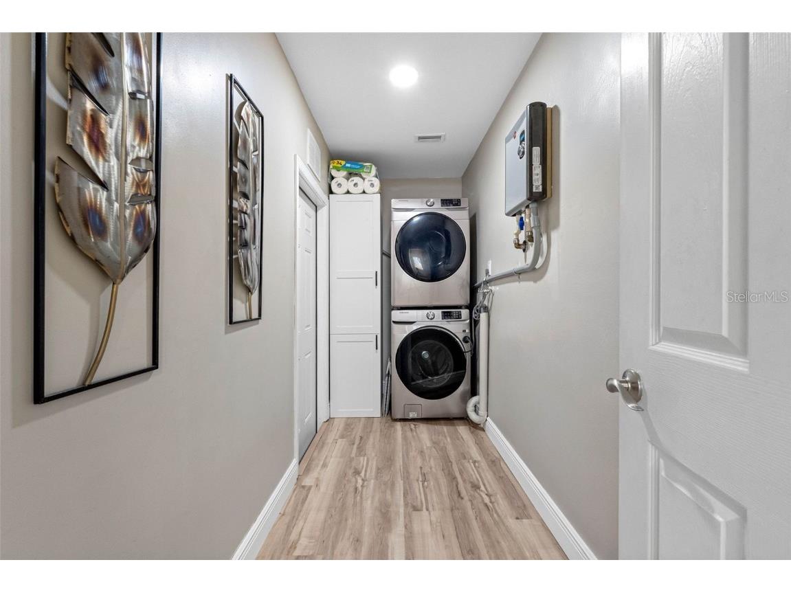 8139 129th Lane N Seminole FL 33776 TB8448997 image25