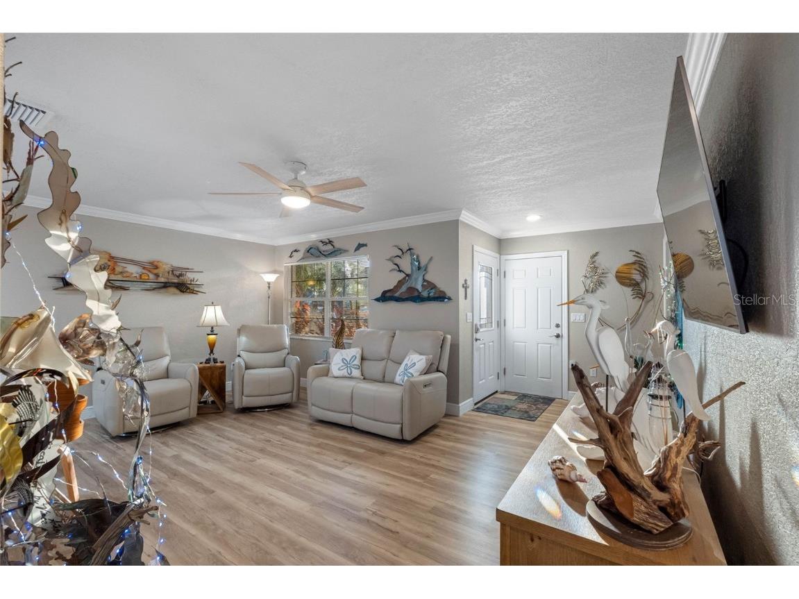 8139 129th Lane N Seminole FL 33776 TB8448997 image6