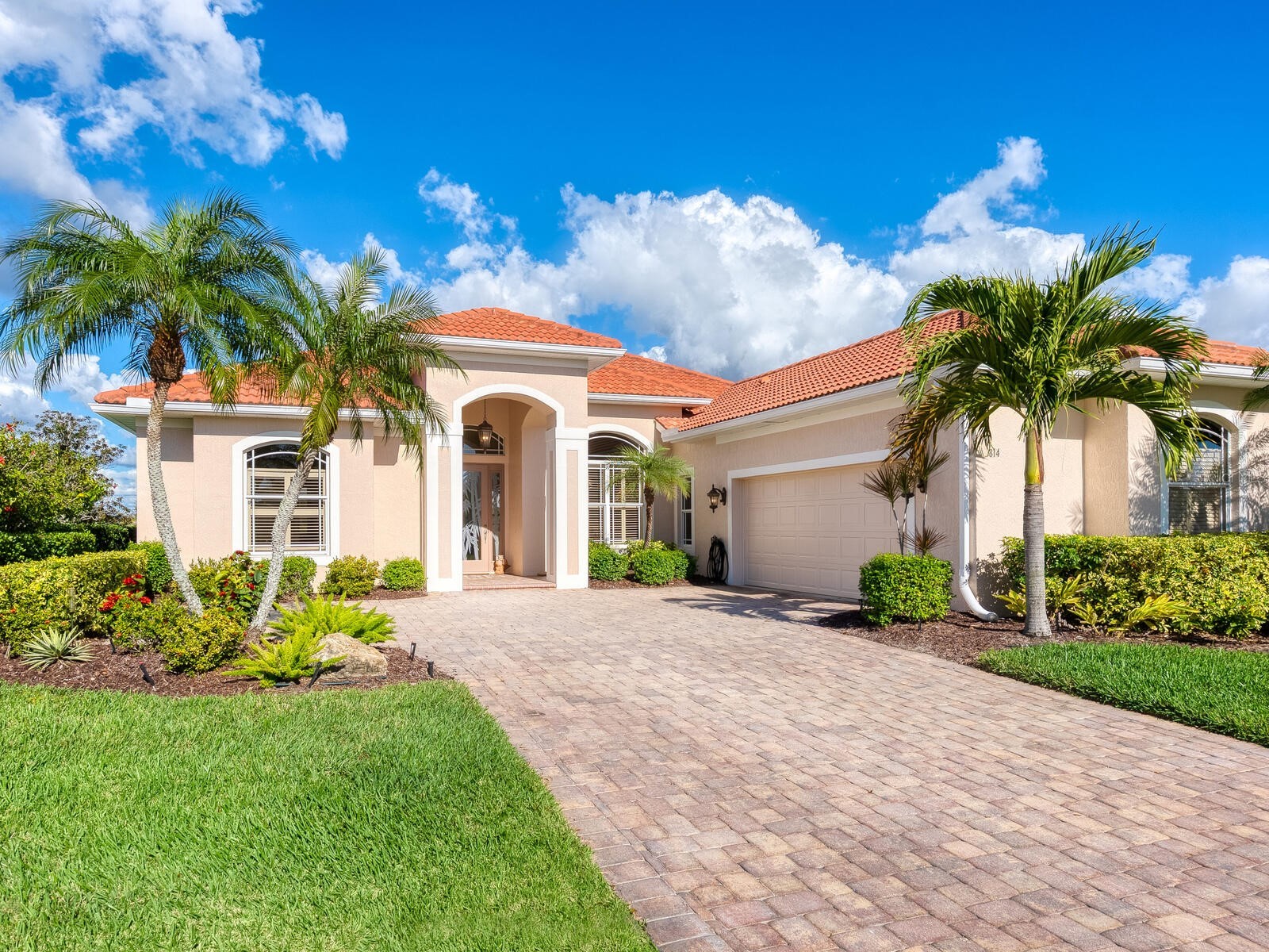 814 Adonis Place Venice FL 34292 N6142391 image1