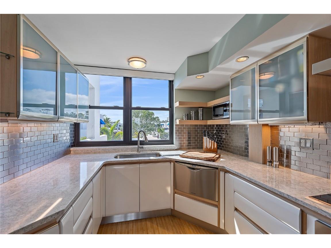 814 Bayport Way Longboat Key FL 34228 - GULF OF MEXICO & SARASOTA BAY A4669554 image11