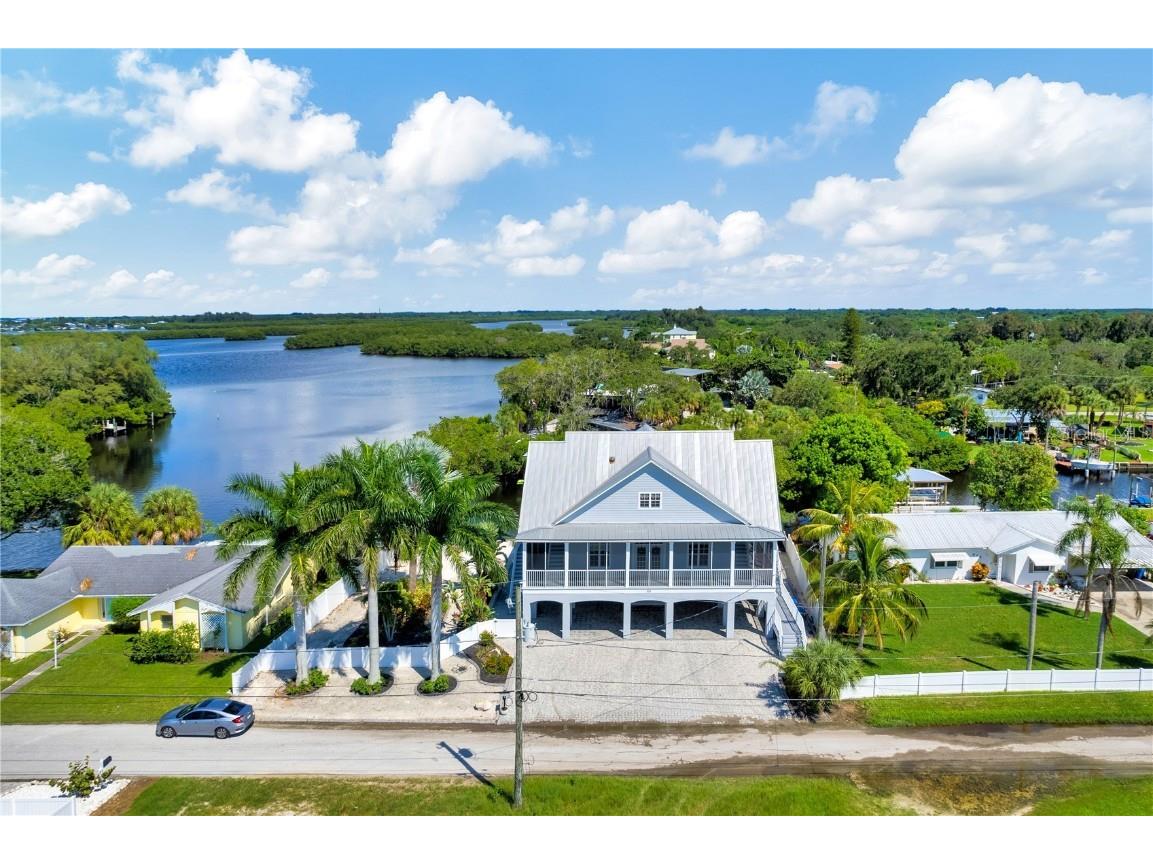 814 Bayview Drive Ruskin FL 33570 U8177339 image1