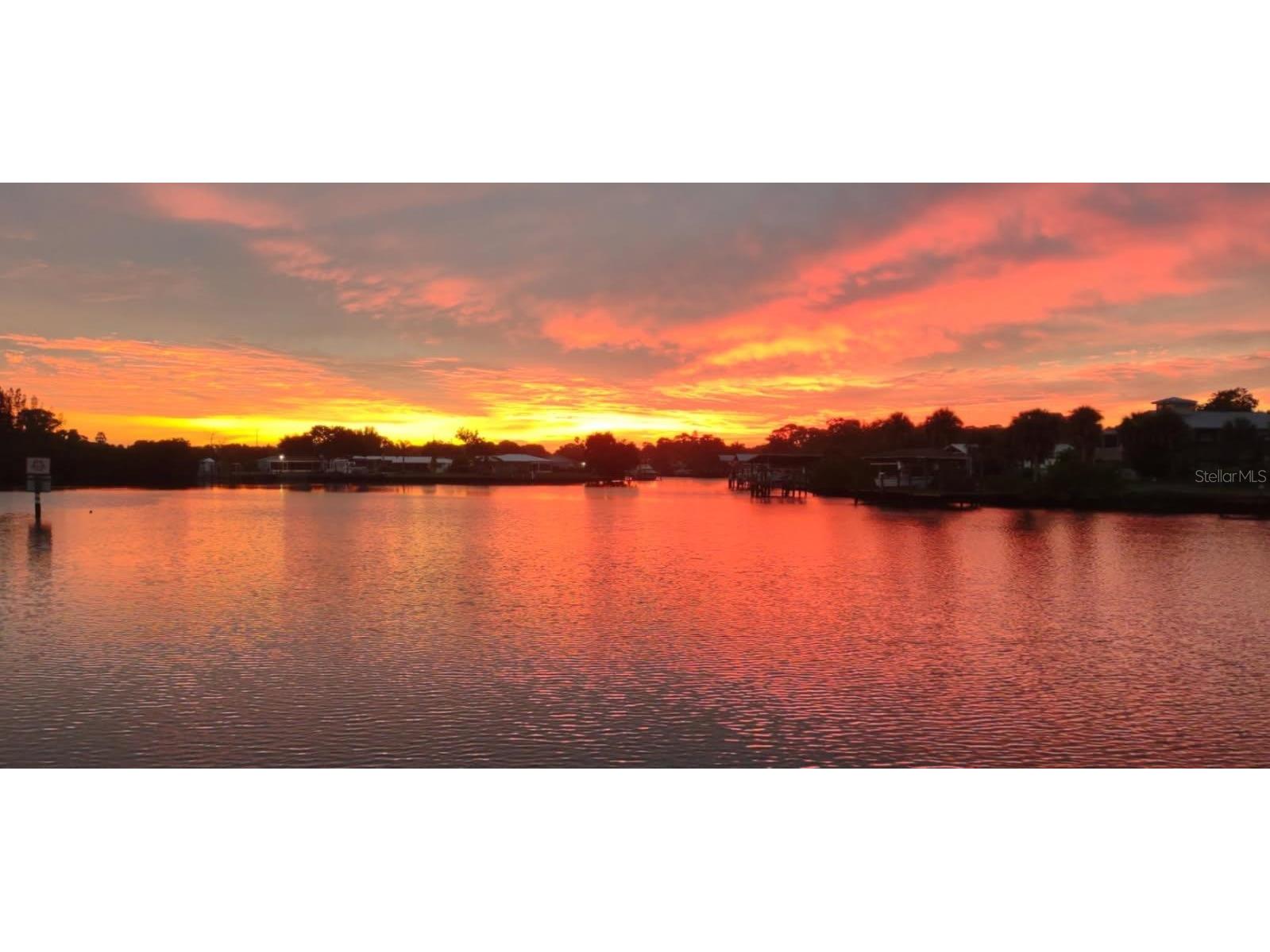 814 Blue Heron Boulevard Ruskin FL 33570 - RUSKIN INLET WITH GULF ACCESS. TB8388062 image1