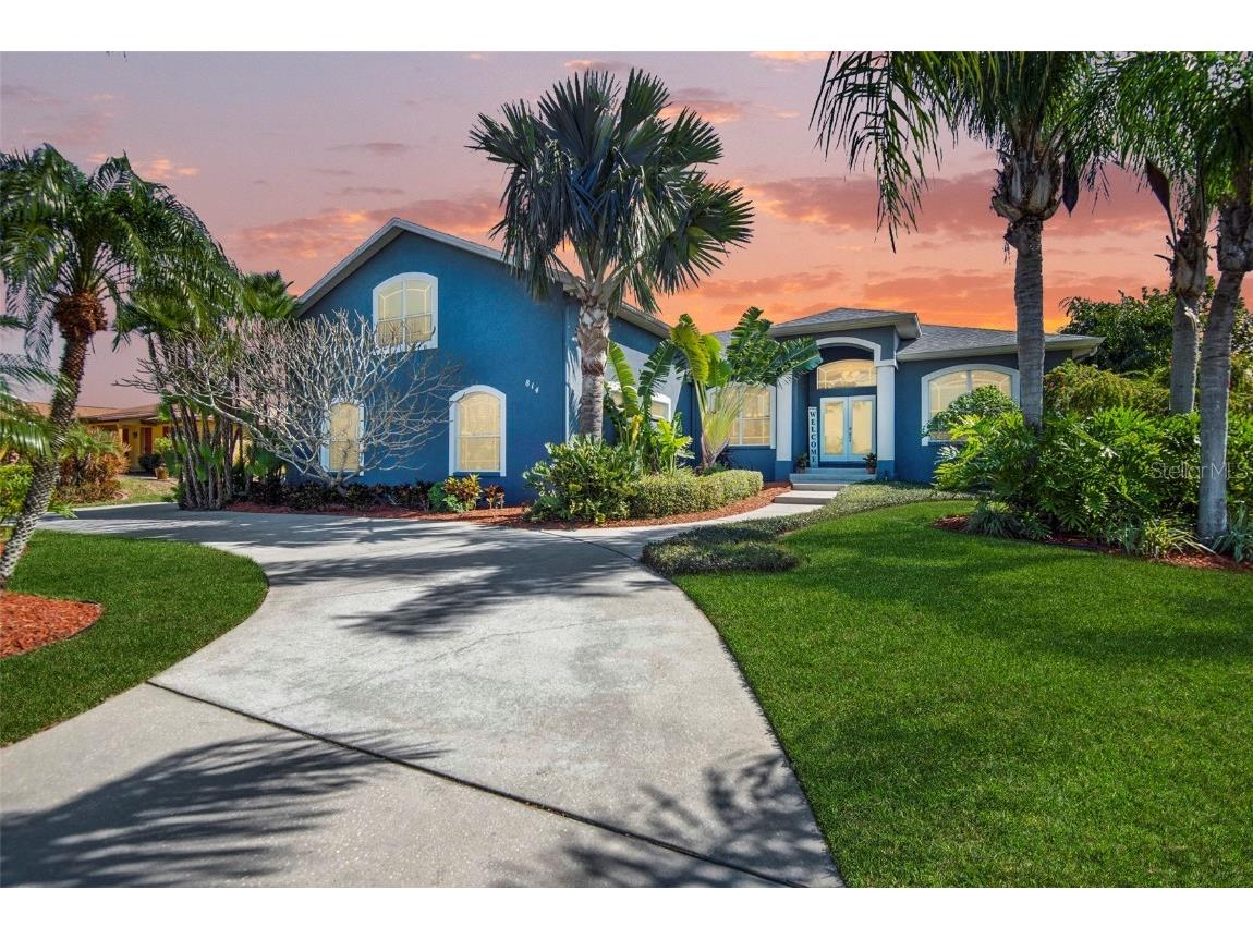 814 Chipaway Drive Apollo Beach FL 33572 - PEBBLE BEACH CANAL T3427865 image1