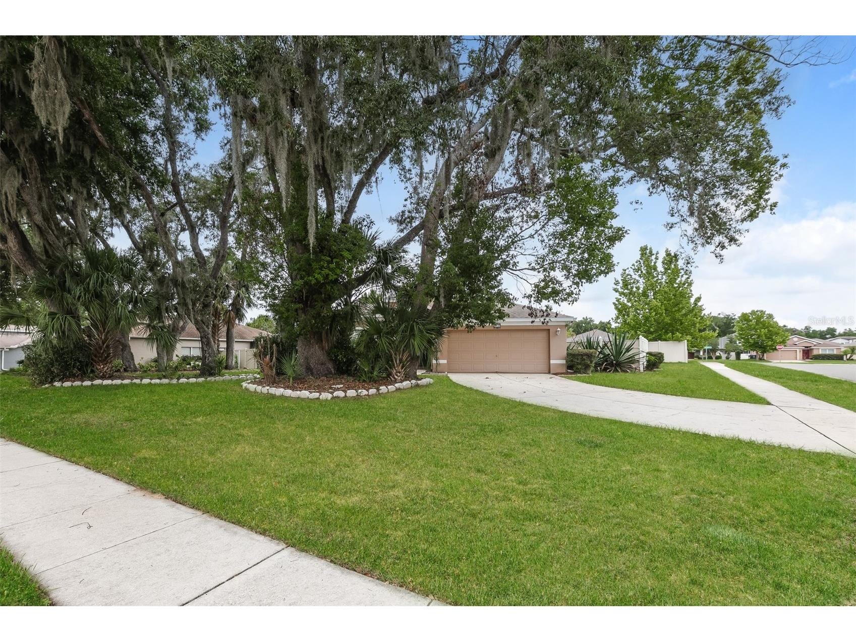 814 Coade Stone Drive Seffner FL 33584 TB8512928 image2