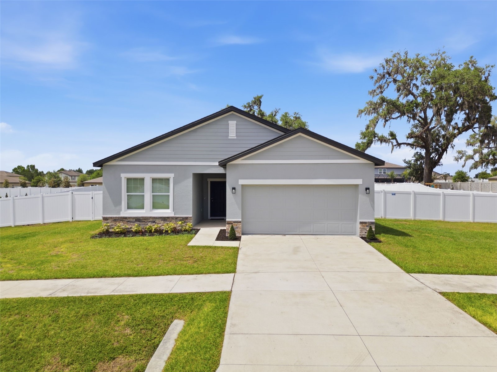 814 Highgate Oaks Place Seffner FL 33584 TB8498638 image1