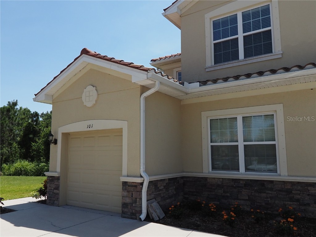 8140 Enclave Way #101 Sarasota FL 34243 A4573781 image1