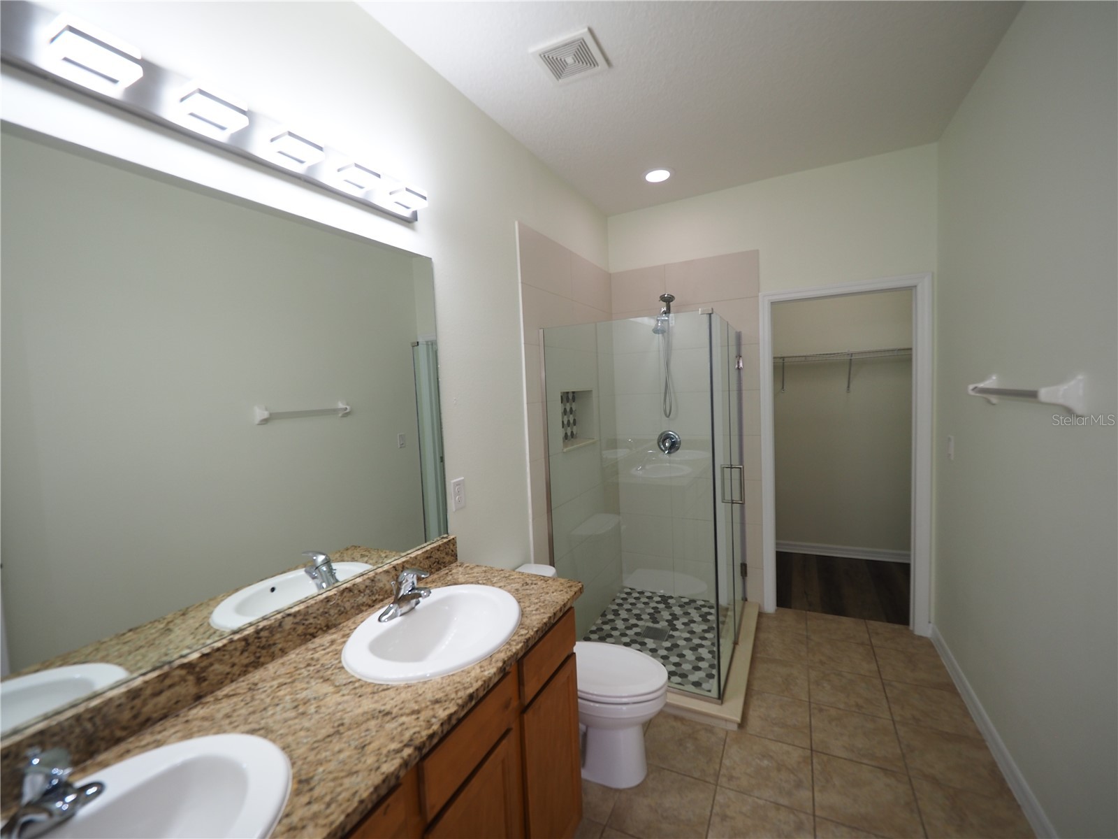 8140 Enclave Way #101 Sarasota FL 34243 A4688896 image20