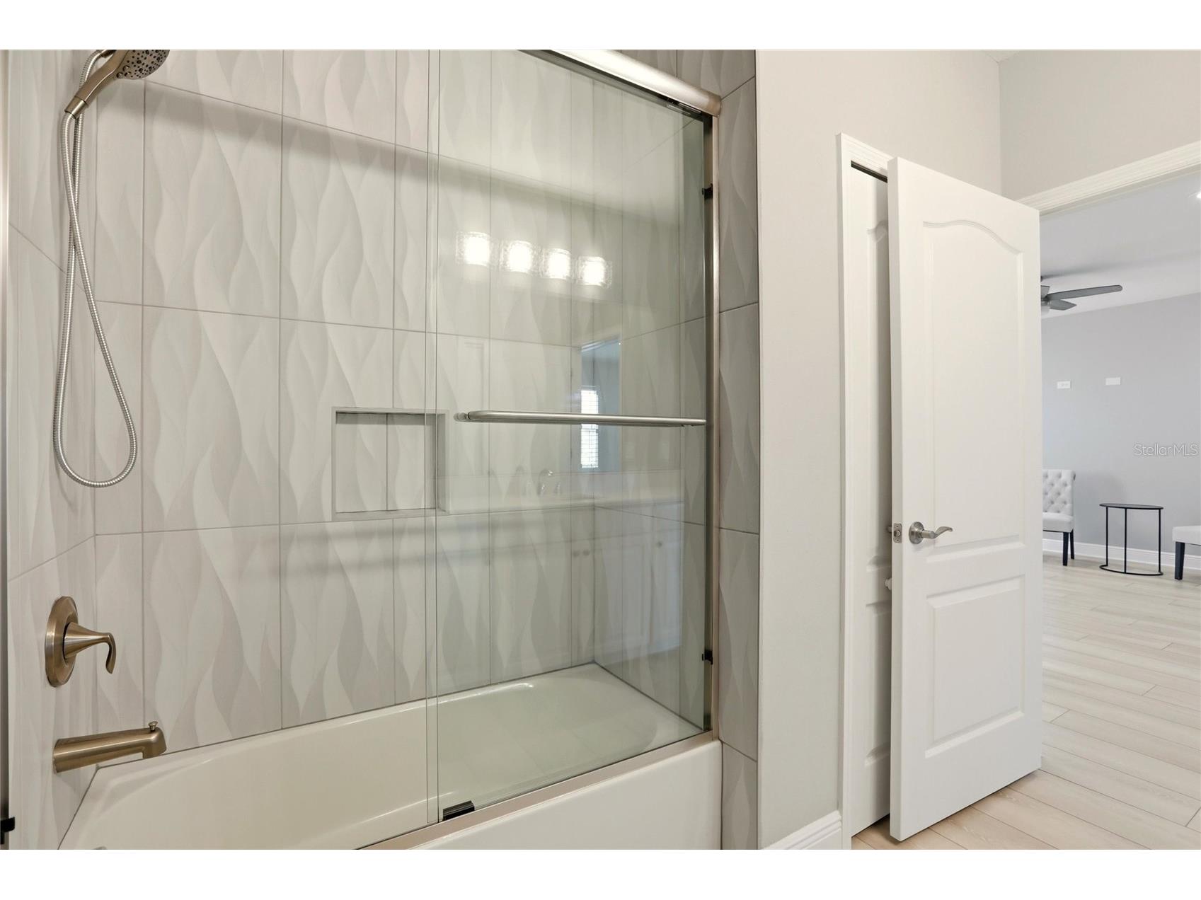 8142 Miramar Way Lakewood Ranch FL 34202 A4685931 image25
