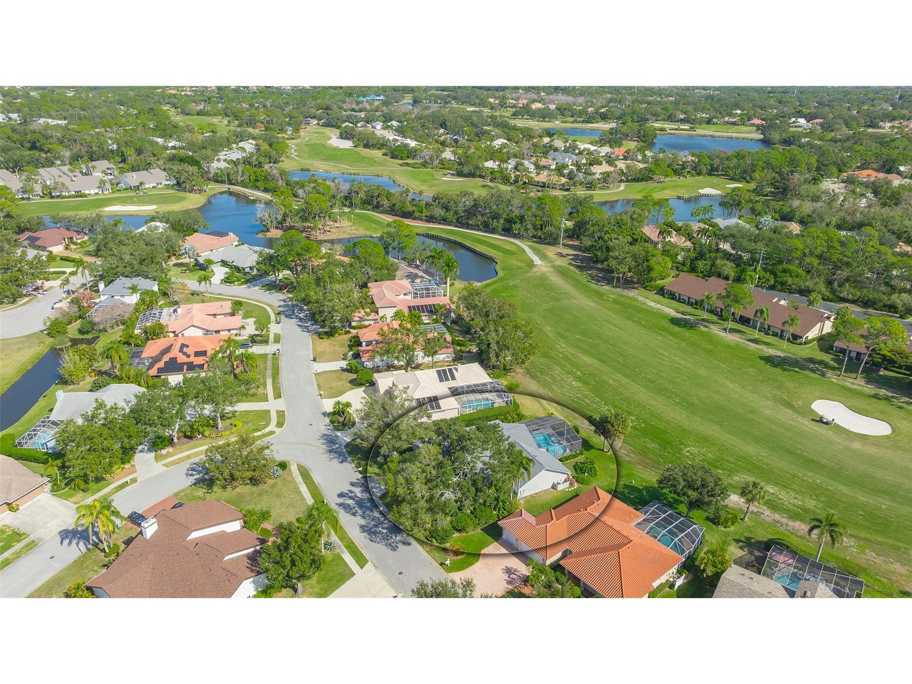 8142 Misty Oaks Boulevard Sarasota FL 34243 A4679693 image1