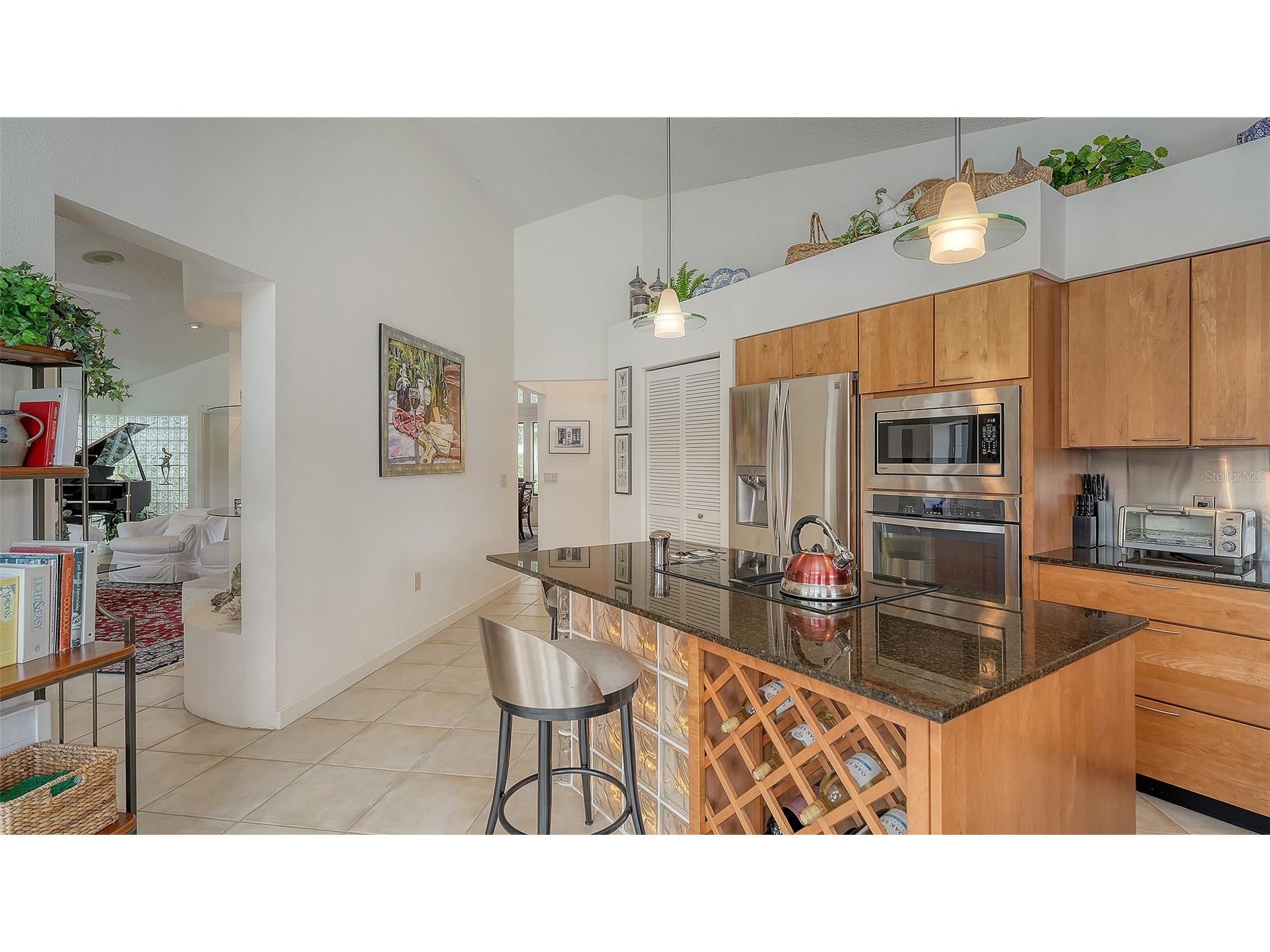 8142 Misty Oaks Boulevard Sarasota FL 34243 A4679693 image12