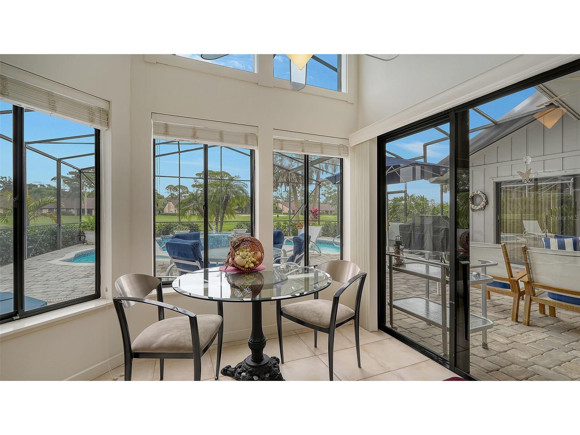 8142 Misty Oaks Boulevard Sarasota FL 34243 A4679693 image14
