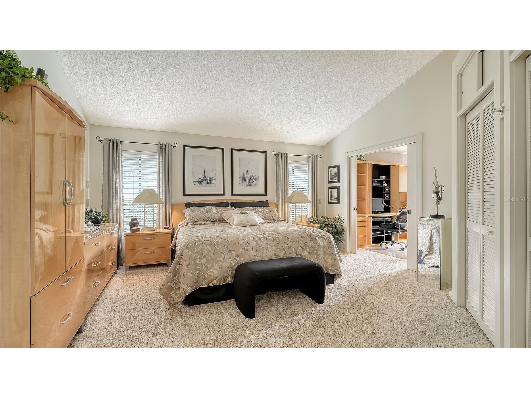 8142 Misty Oaks Boulevard Sarasota FL 34243 A4679693 image16