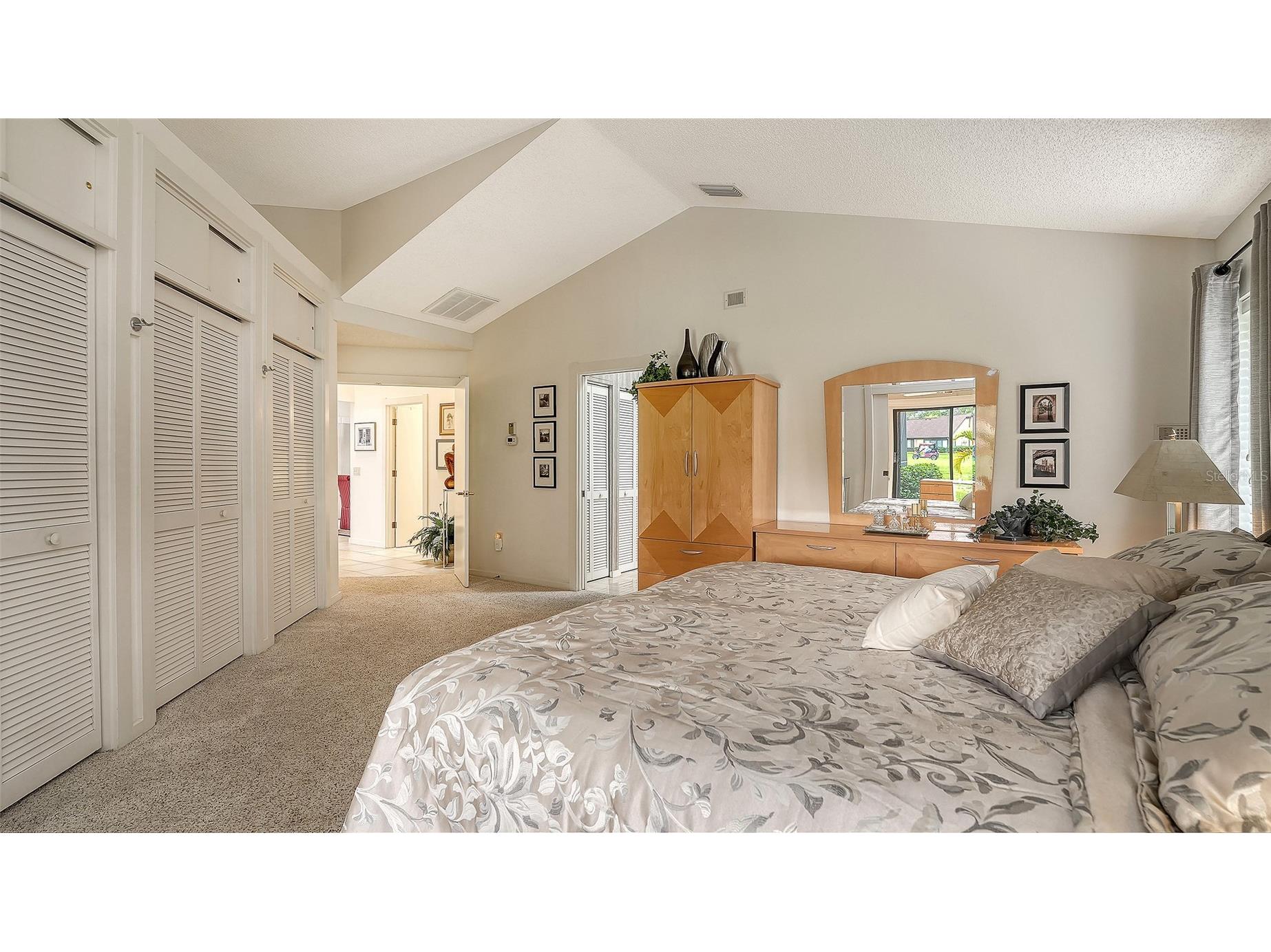 8142 Misty Oaks Boulevard Sarasota FL 34243 A4679693 image17
