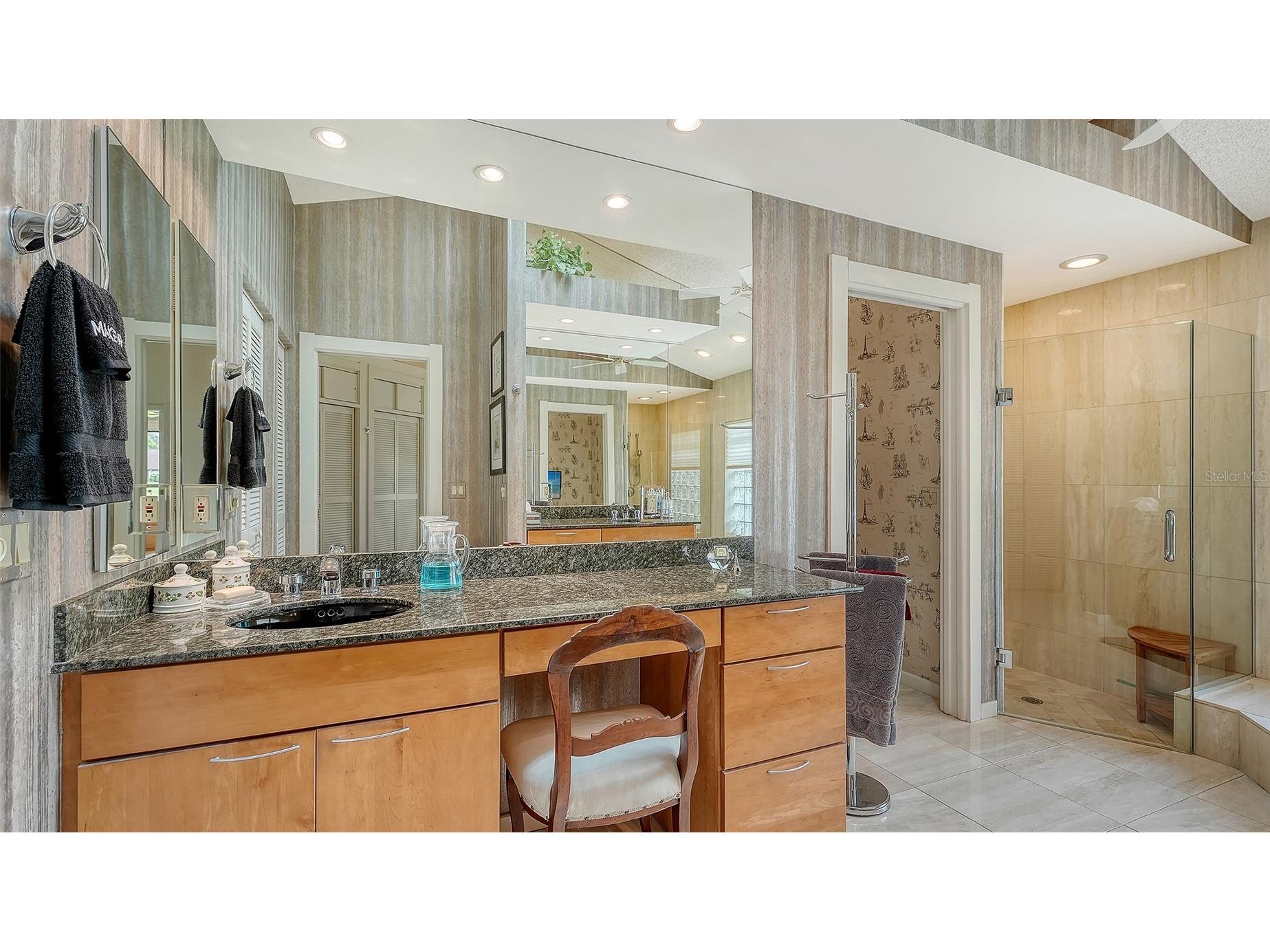 8142 Misty Oaks Boulevard Sarasota FL 34243 A4679693 image19