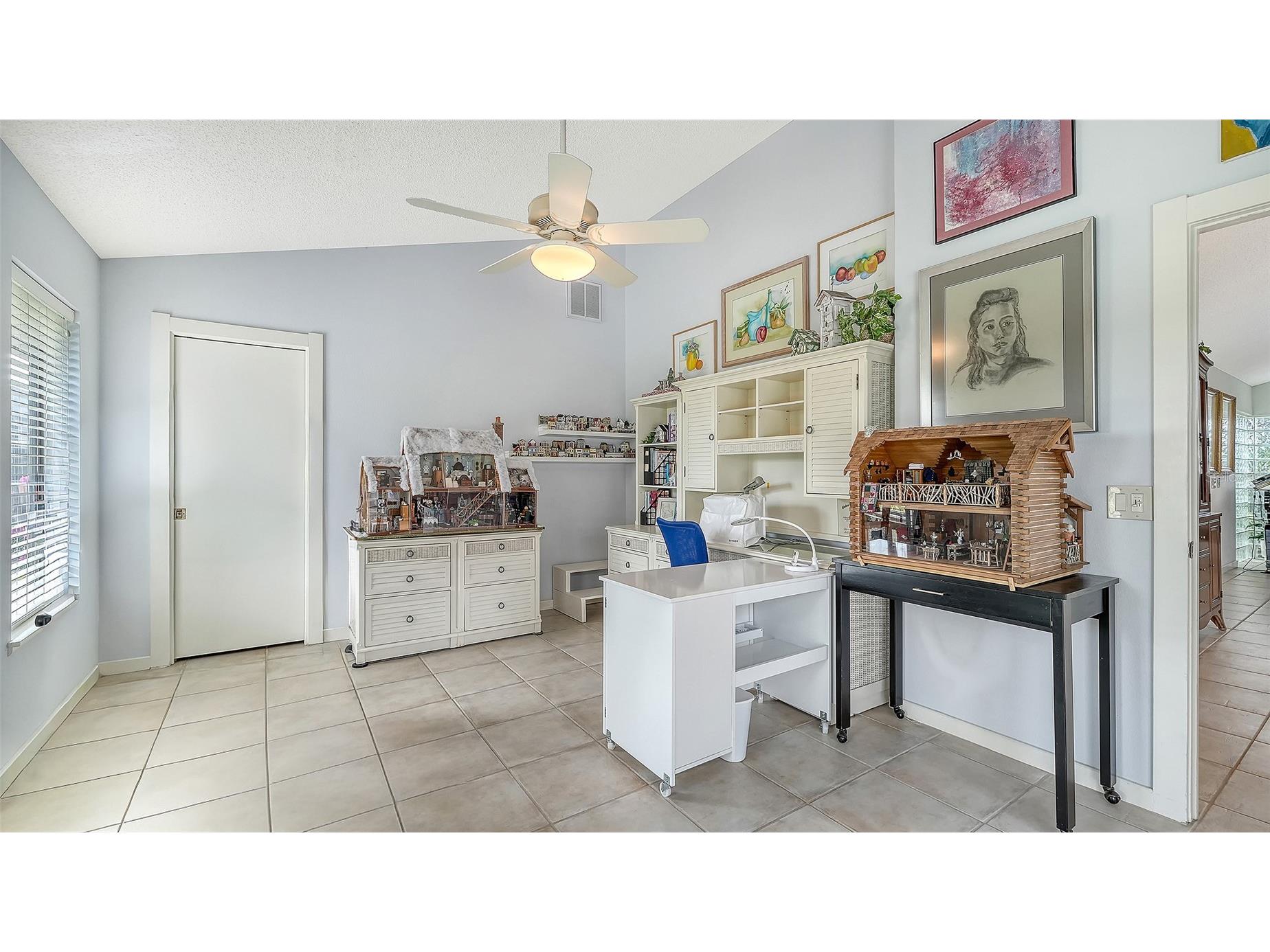 8142 Misty Oaks Boulevard Sarasota FL 34243 A4679693 image25