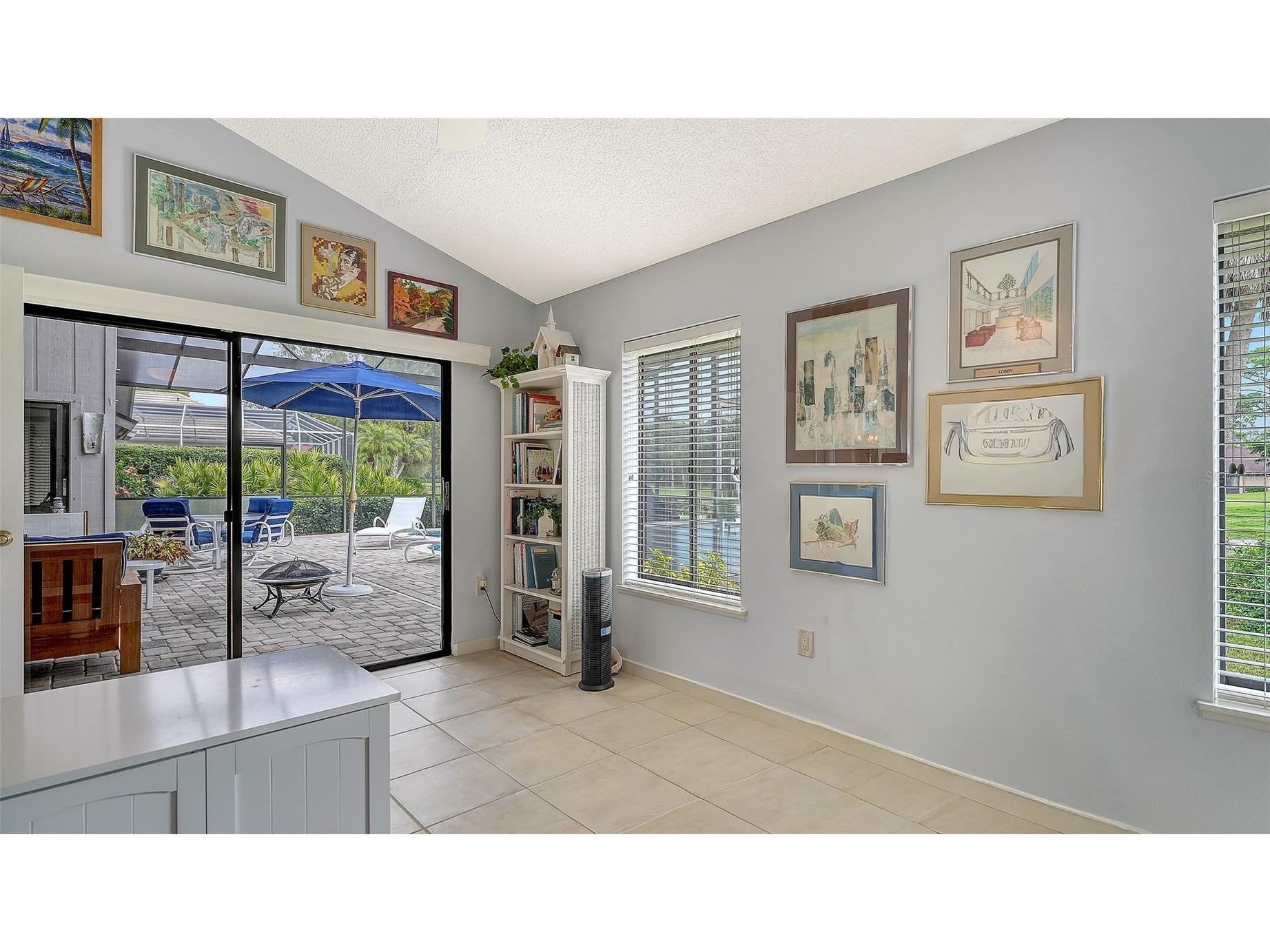 8142 Misty Oaks Boulevard Sarasota FL 34243 A4679693 image26
