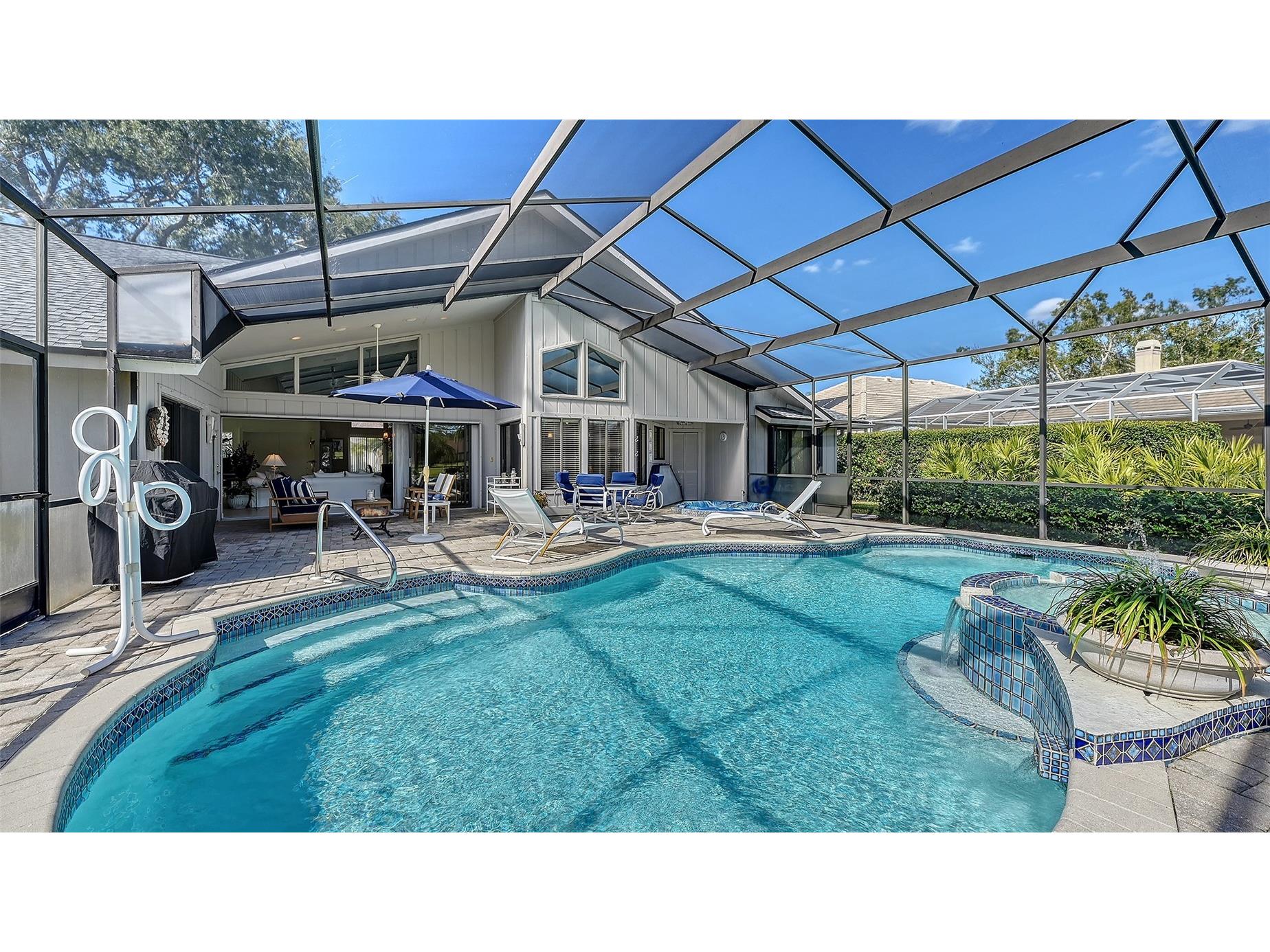 8142 Misty Oaks Boulevard Sarasota FL 34243 A4679693 image29