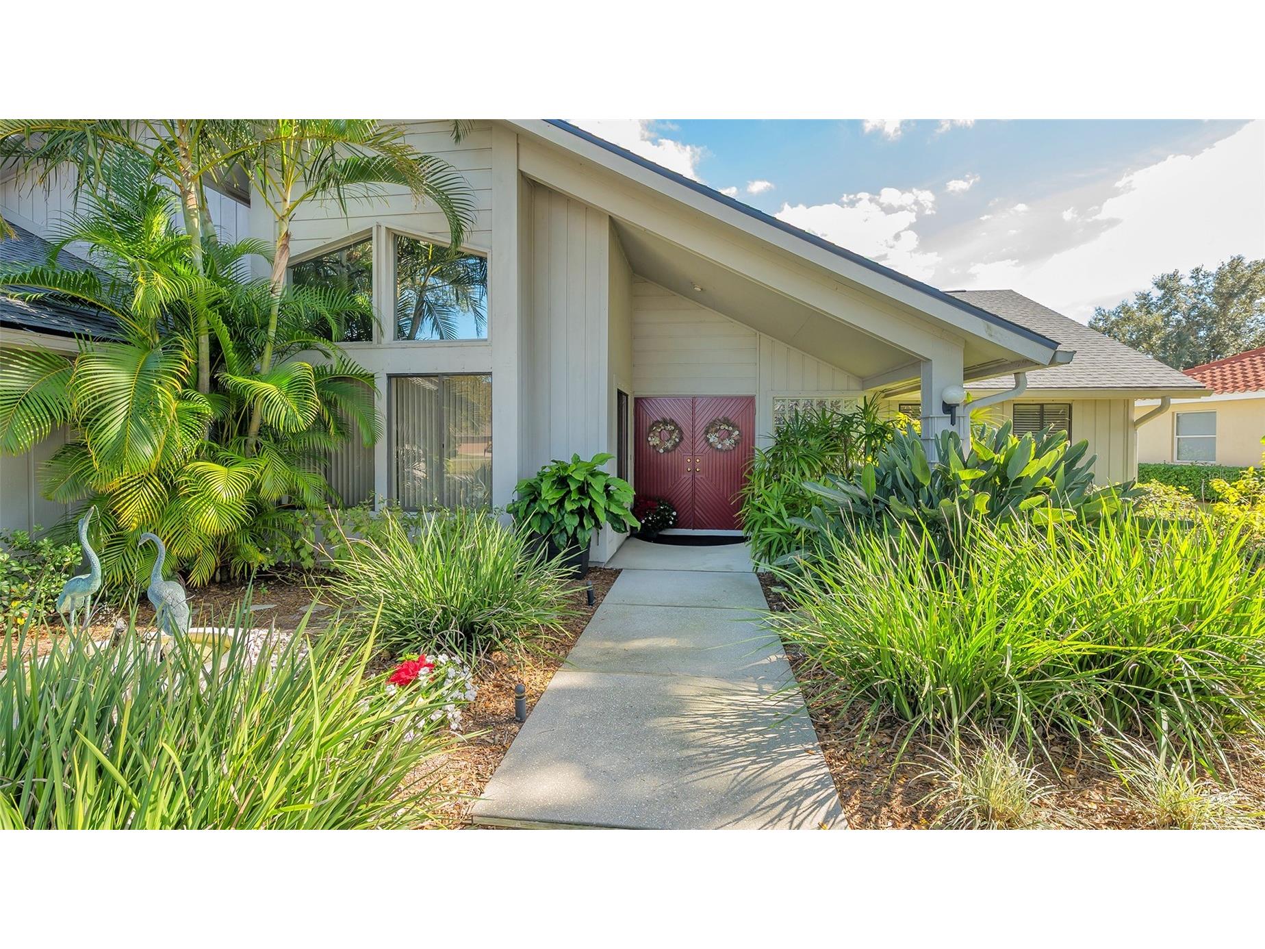8142 Misty Oaks Boulevard Sarasota FL 34243 A4679693 image3