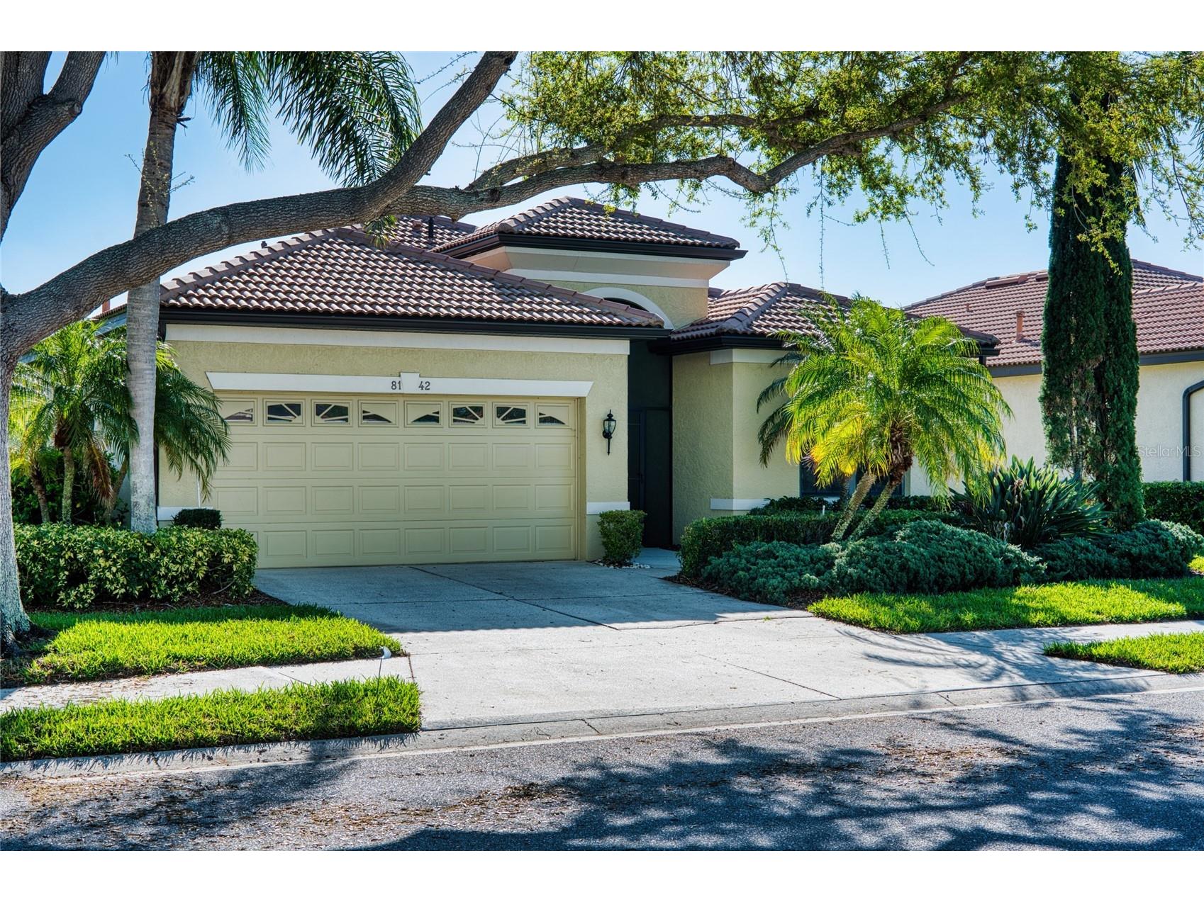 8142 Stirling Falls Circle Sarasota FL 34243 A4685641 image1