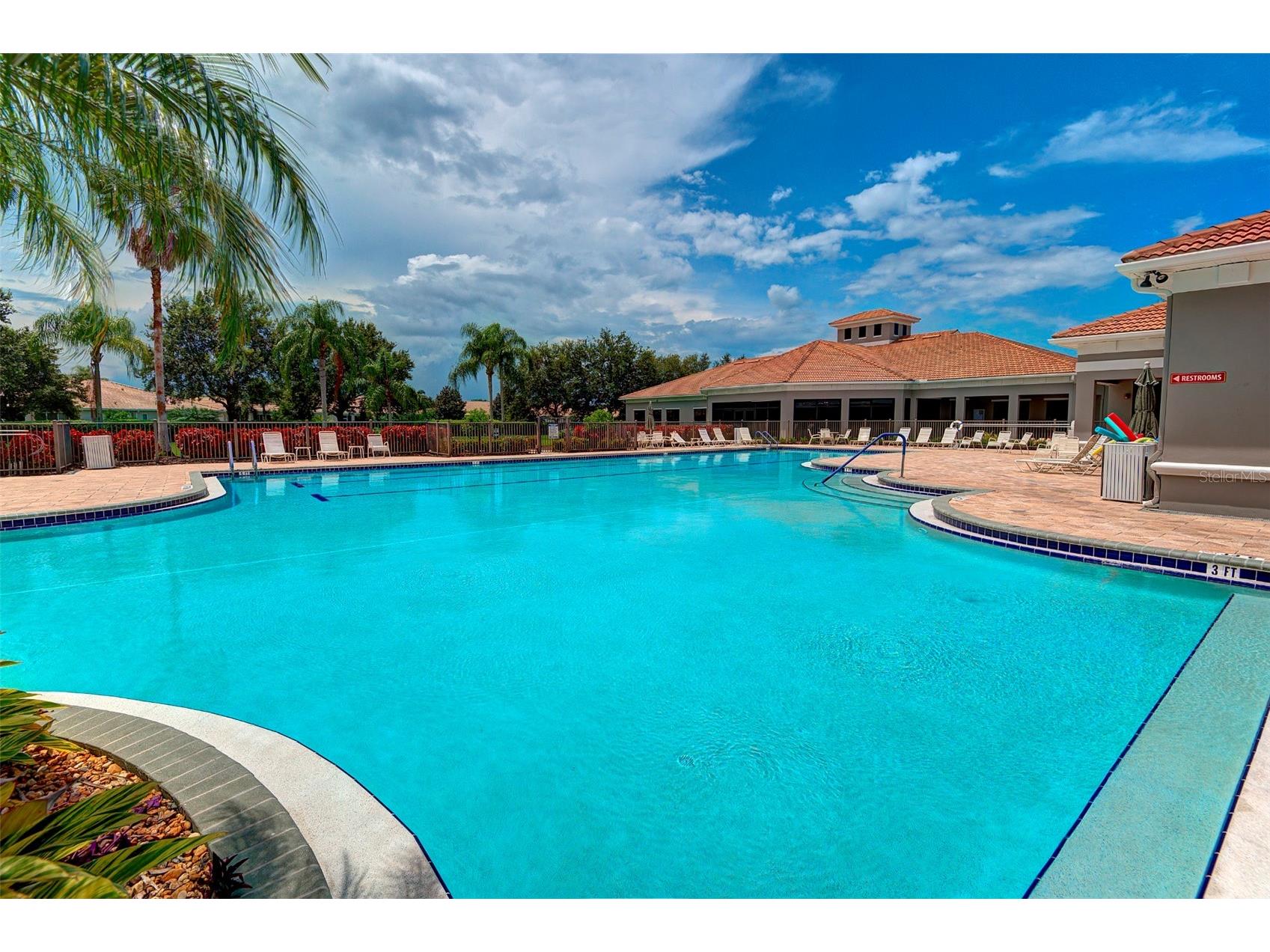 8142 Stirling Falls Circle Sarasota FL 34243 A4685641 image34