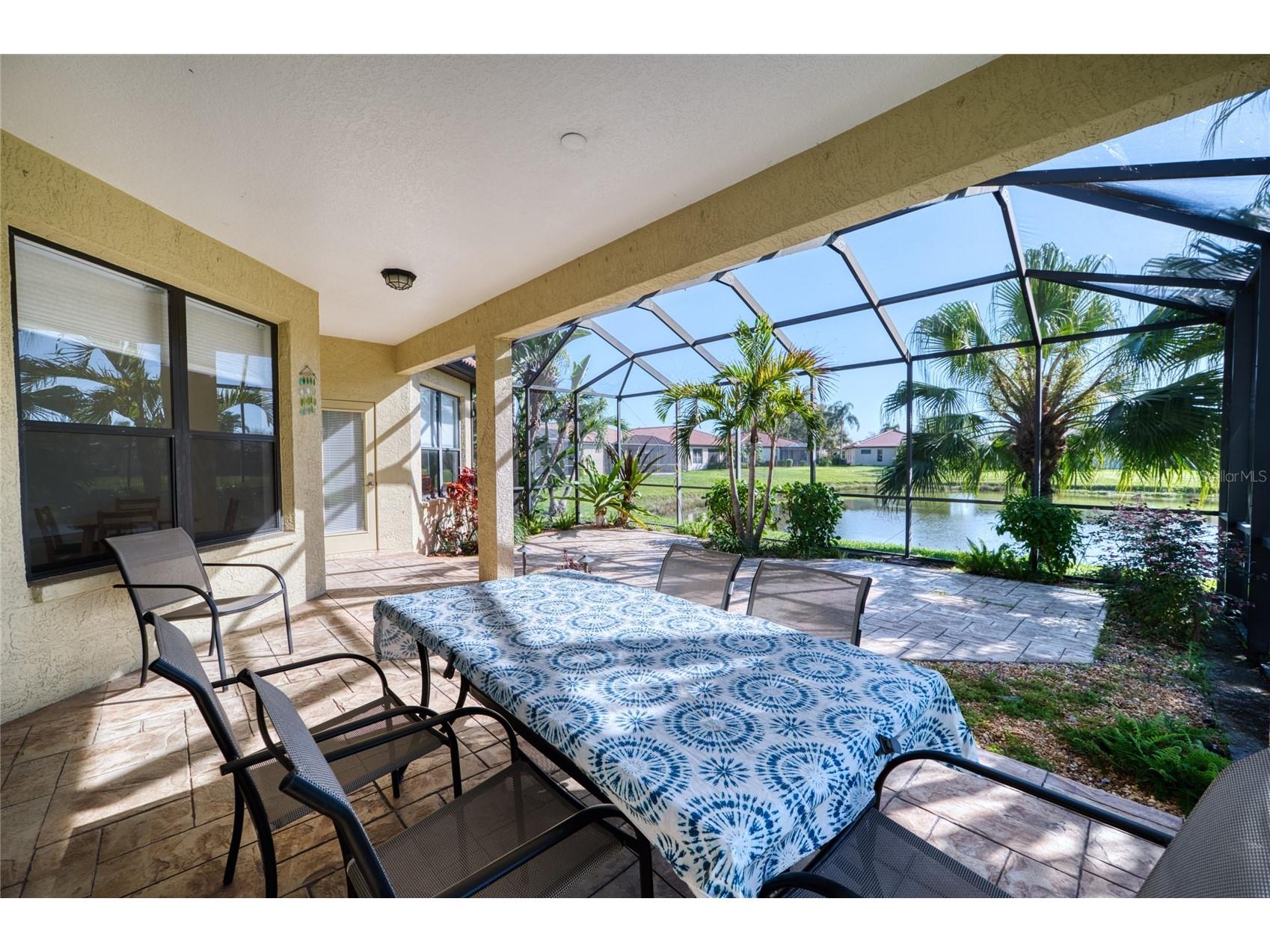 8142 Stirling Falls Circle Sarasota FL 34243 A4685641 image5