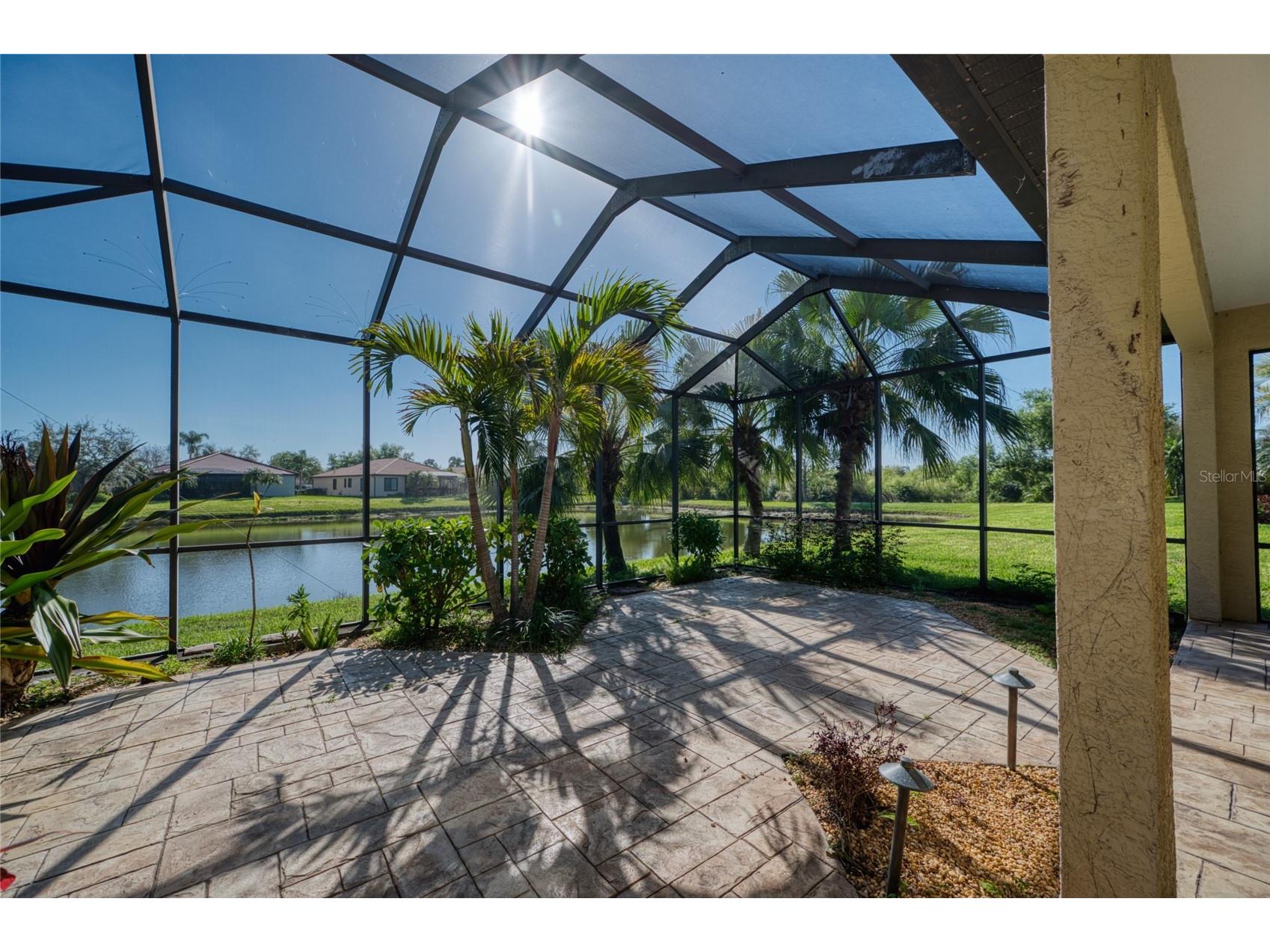 8142 Stirling Falls Circle Sarasota FL 34243 A4685641 image6