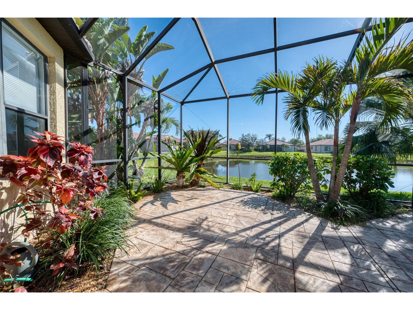 8142 Stirling Falls Circle Sarasota FL 34243 A4685641 image7