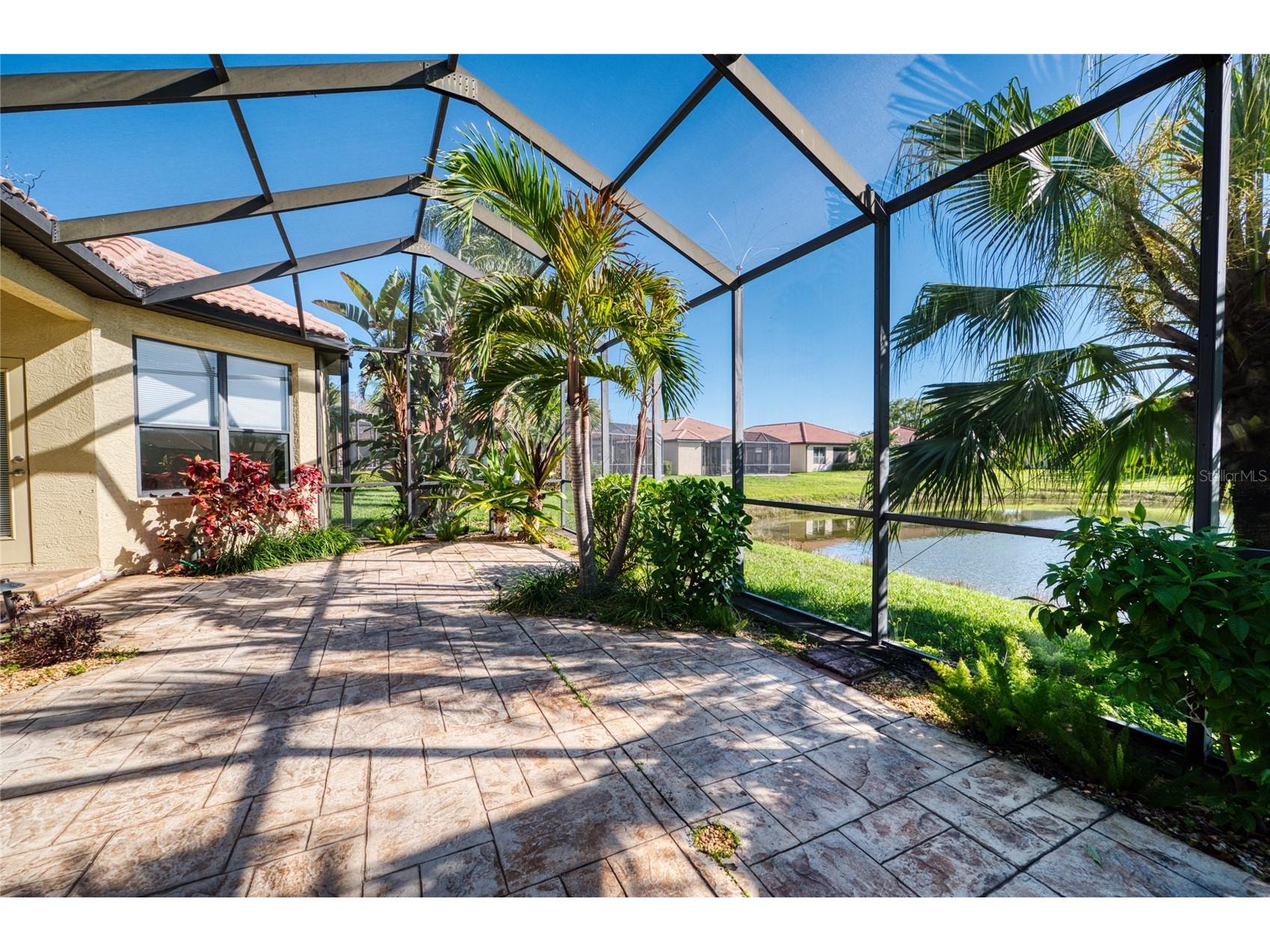 8142 Stirling Falls Circle Sarasota FL 34243 A4685641 image8