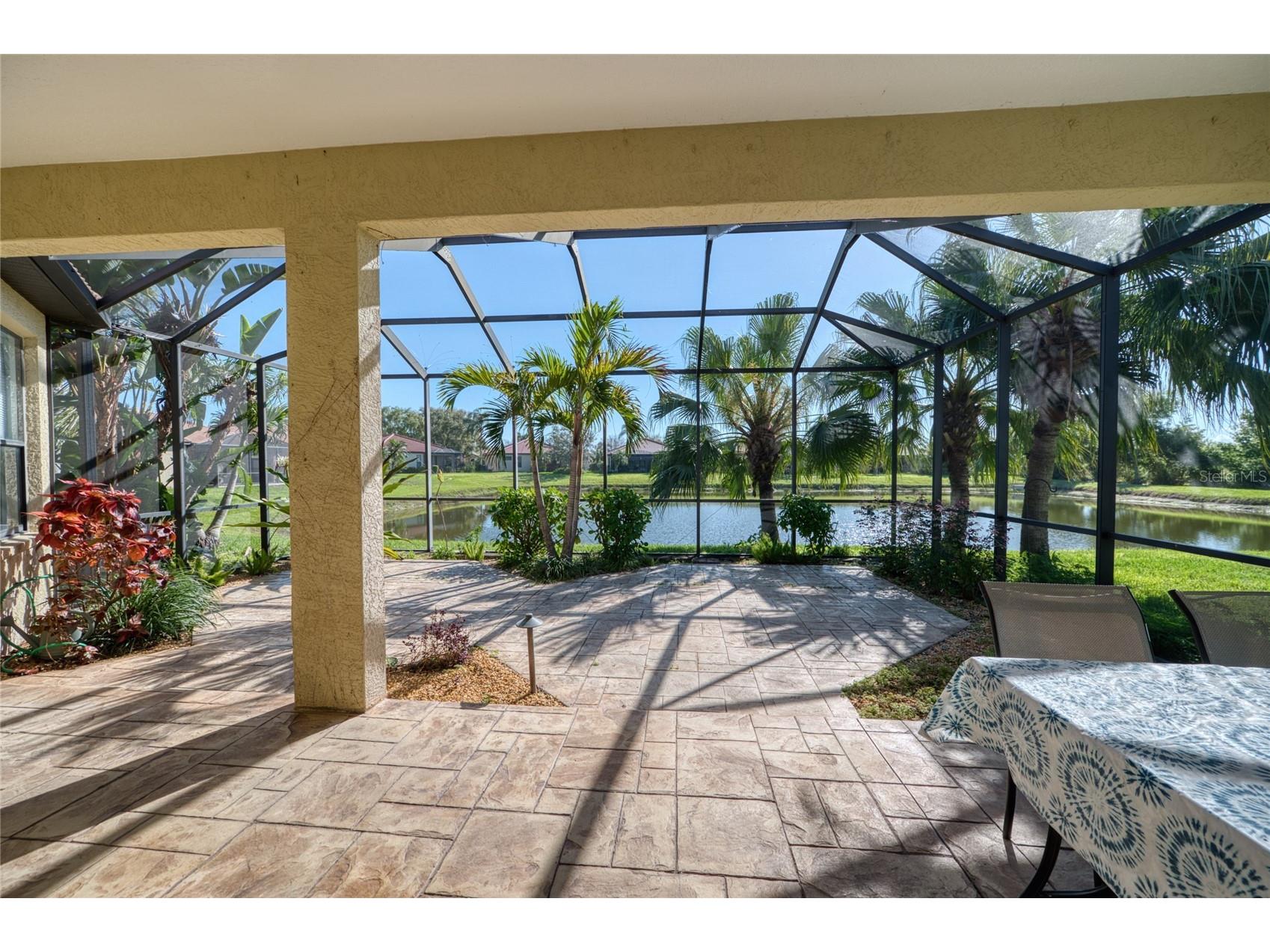8142 Stirling Falls Circle Sarasota FL 34243 A4685641 image9