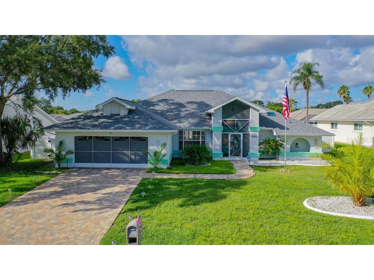 8142 Winding Oak Lane Spring Hill FL 34606 W7857113 image1