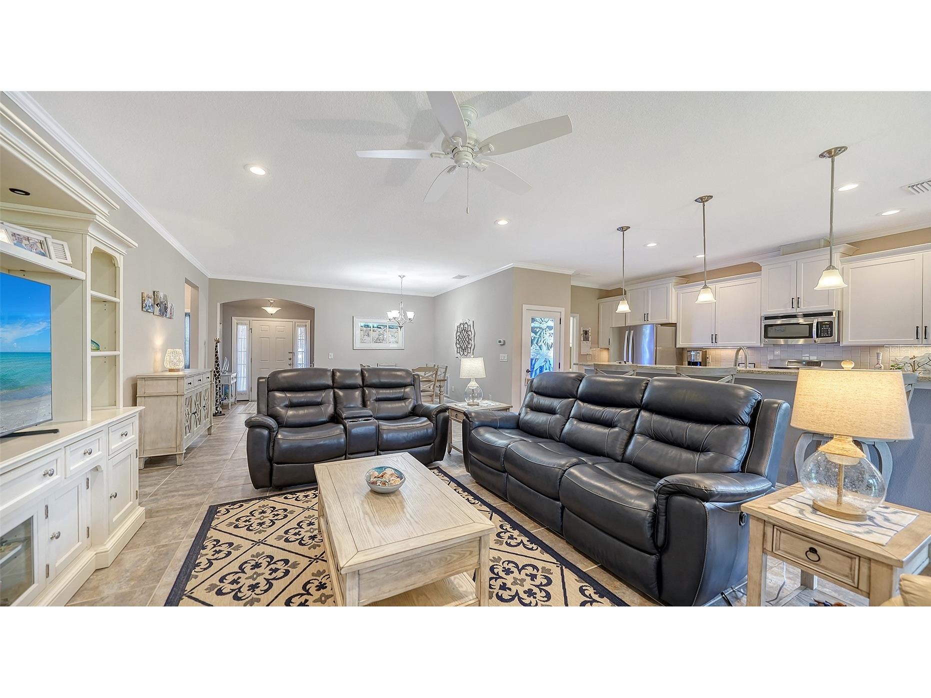 8143 36th Street E Sarasota FL 34243 A4685741 image11