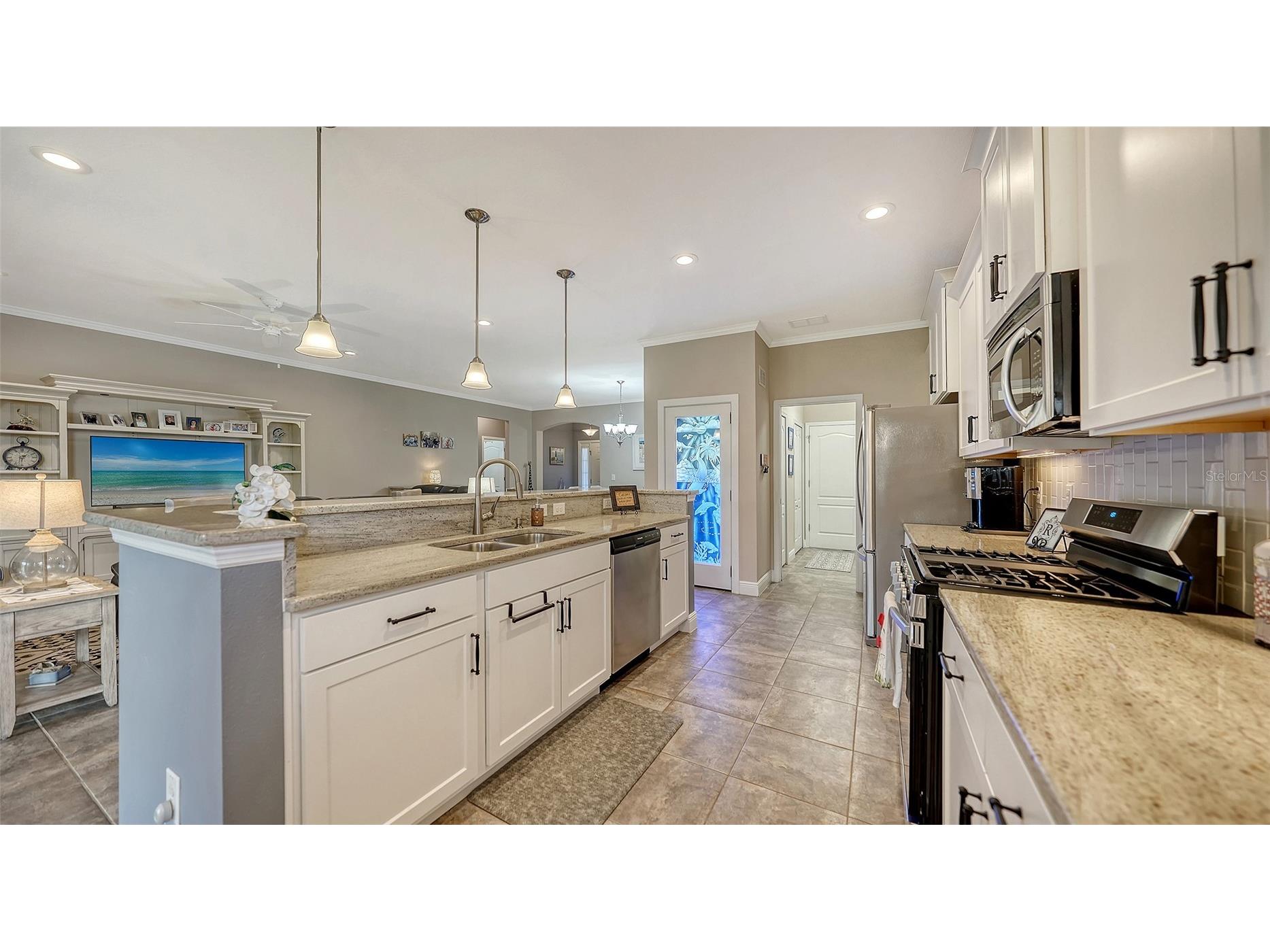 8143 36th Street E Sarasota FL 34243 A4685741 image17