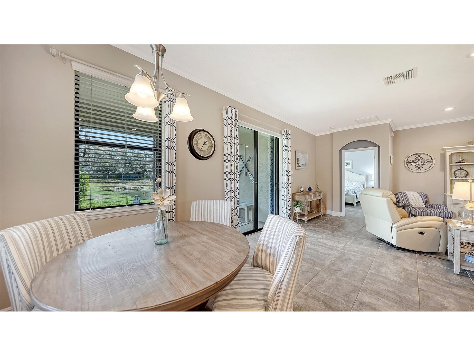 8143 36th Street E Sarasota FL 34243 A4685741 image20