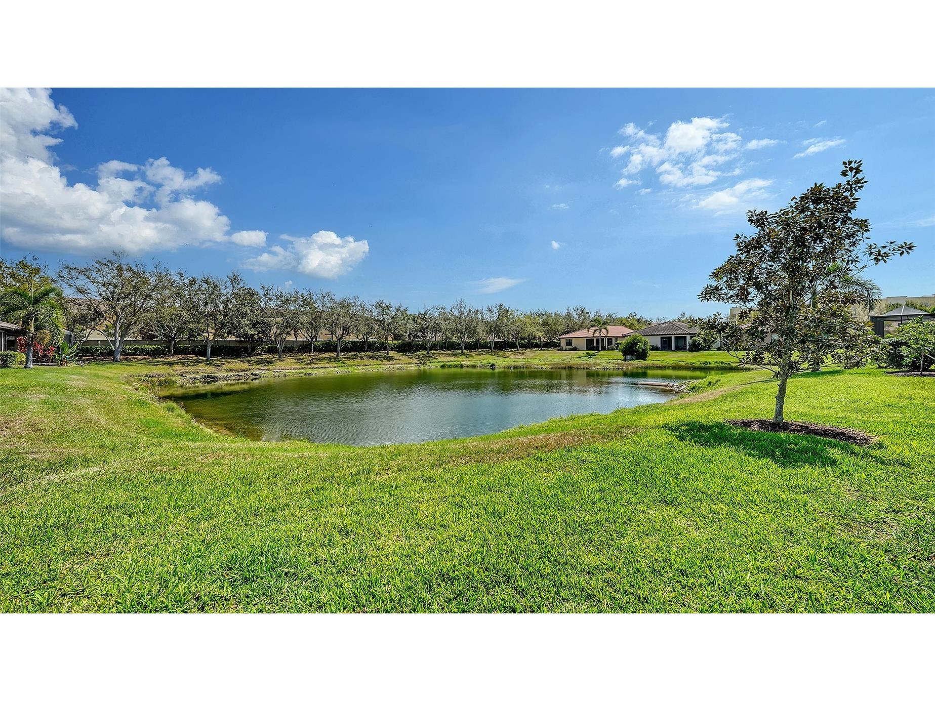 8143 36th Street E Sarasota FL 34243 A4685741 image58