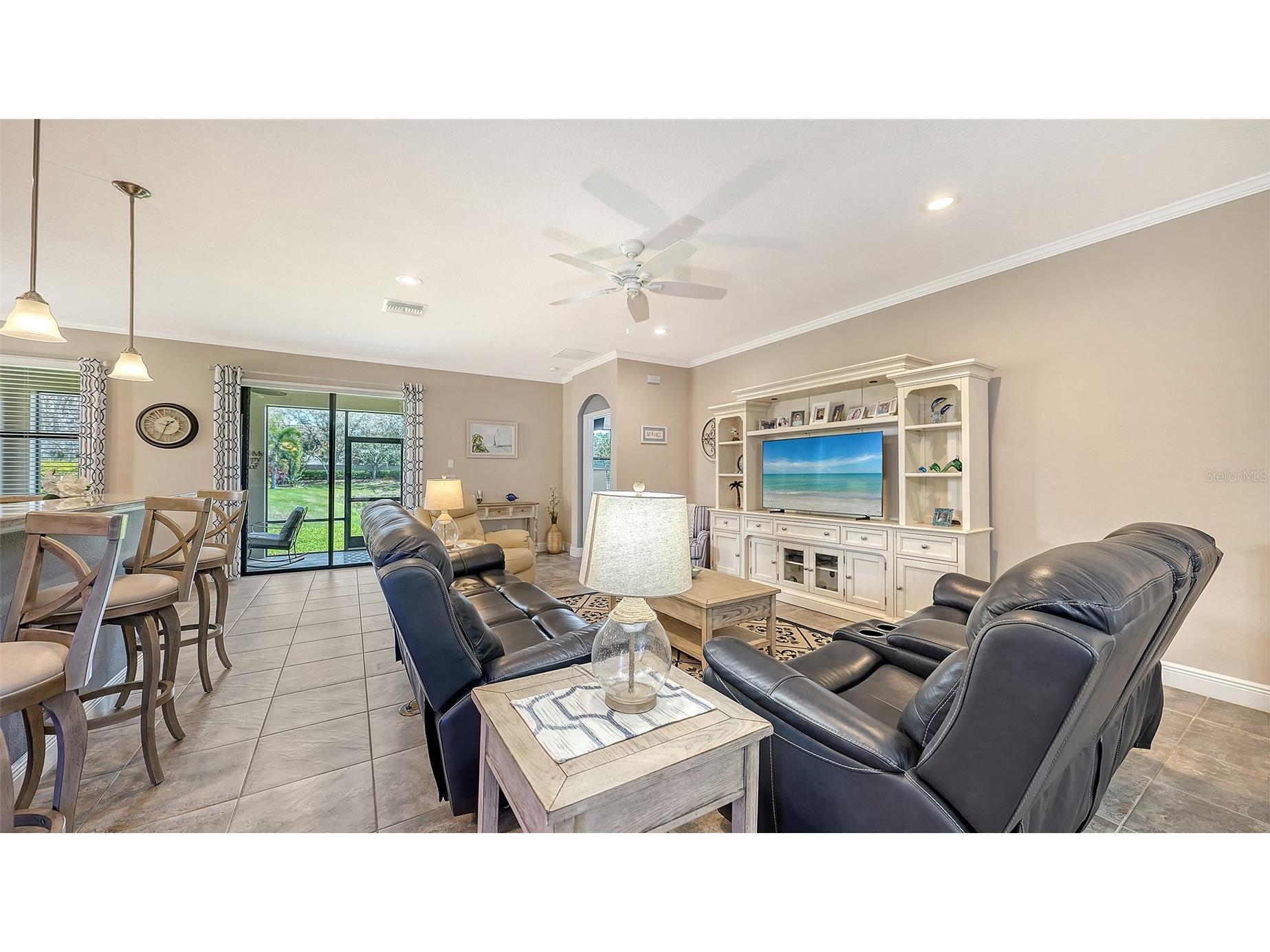 8143 36th Street E Sarasota FL 34243 A4685741 image8
