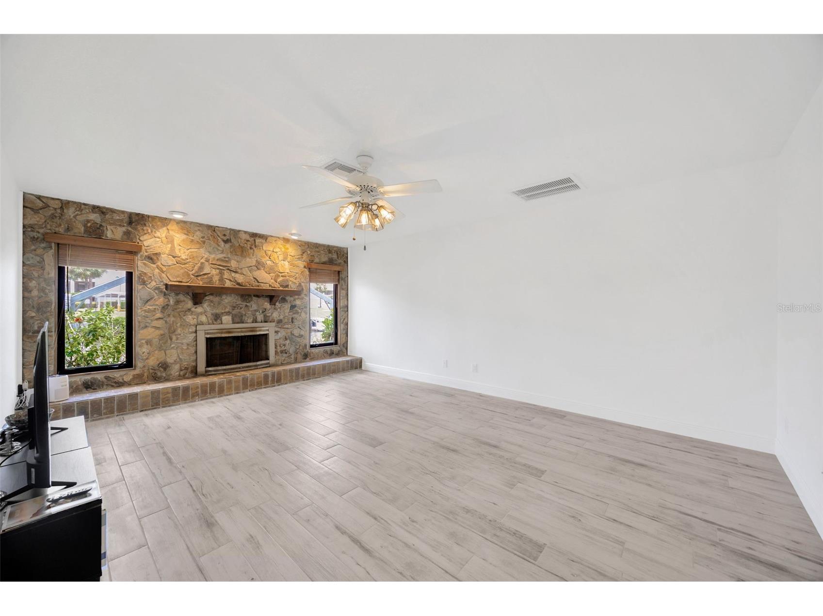 8143 Channel Drive Port Richey FL 34668 W7885366 image31