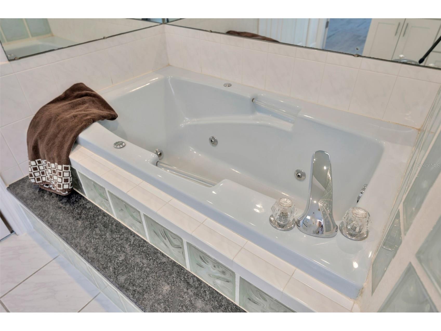 8143 Channel Drive Port Richey FL 34668 W7885366 image43