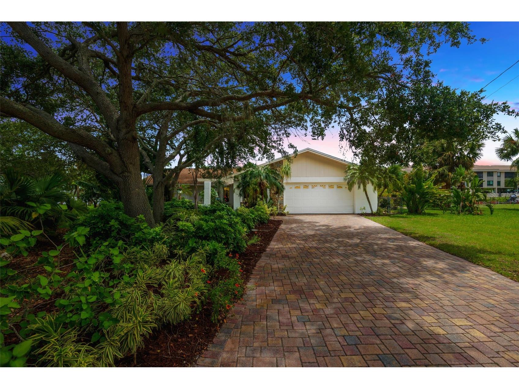 8143 Channel Drive Port Richey FL 34668 W7885366 image9